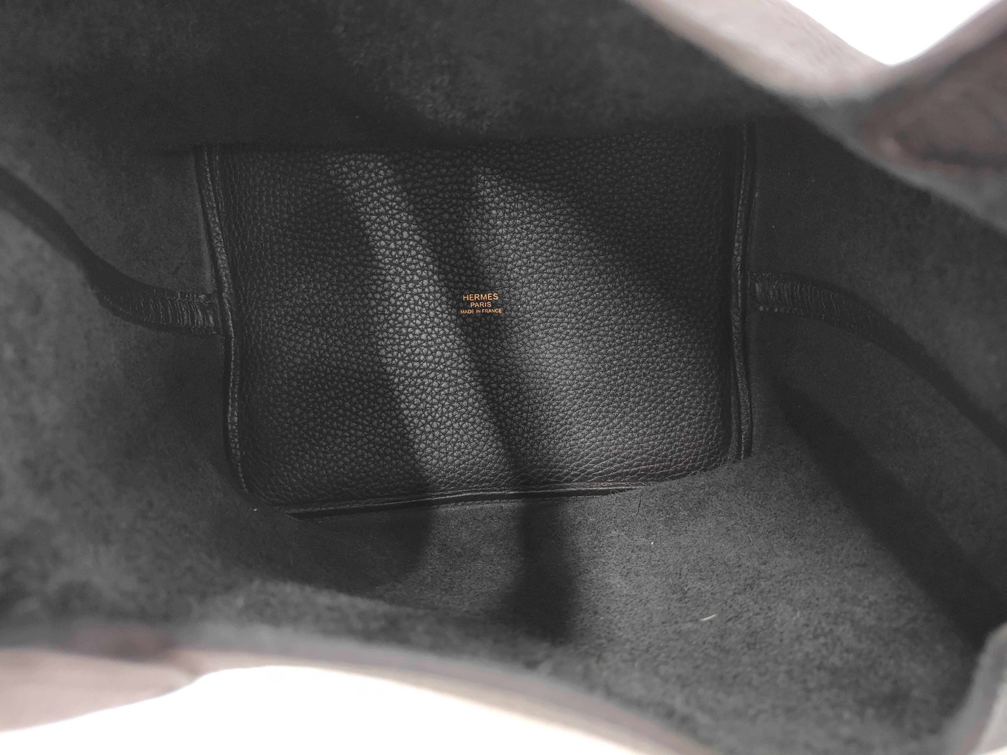 Picotin Lock MM Leather Handbag (Y stamp) — view 8