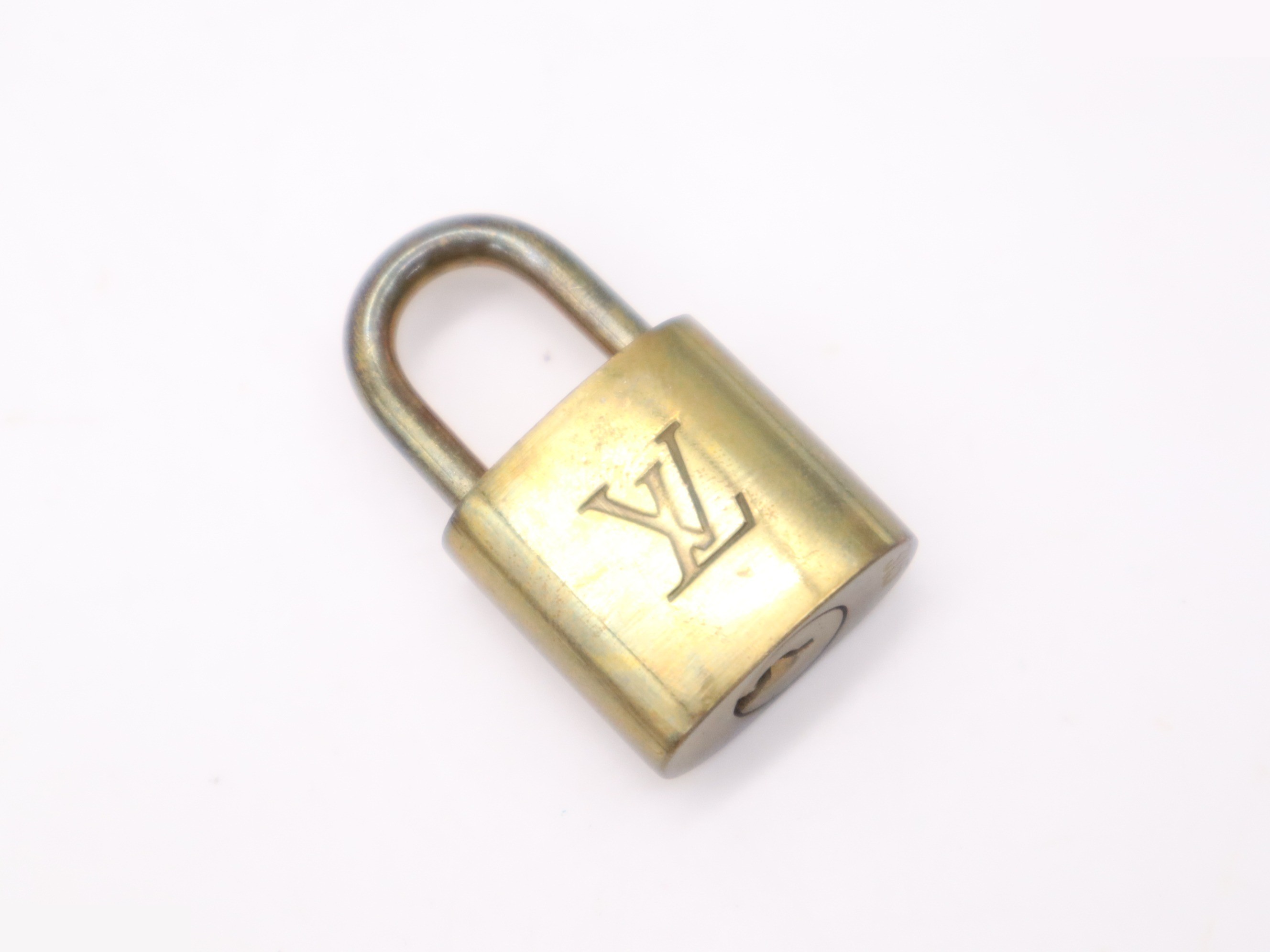Keepall Bandouliere 50 - Shoulder strap, padlock, 2 keys. — view 10