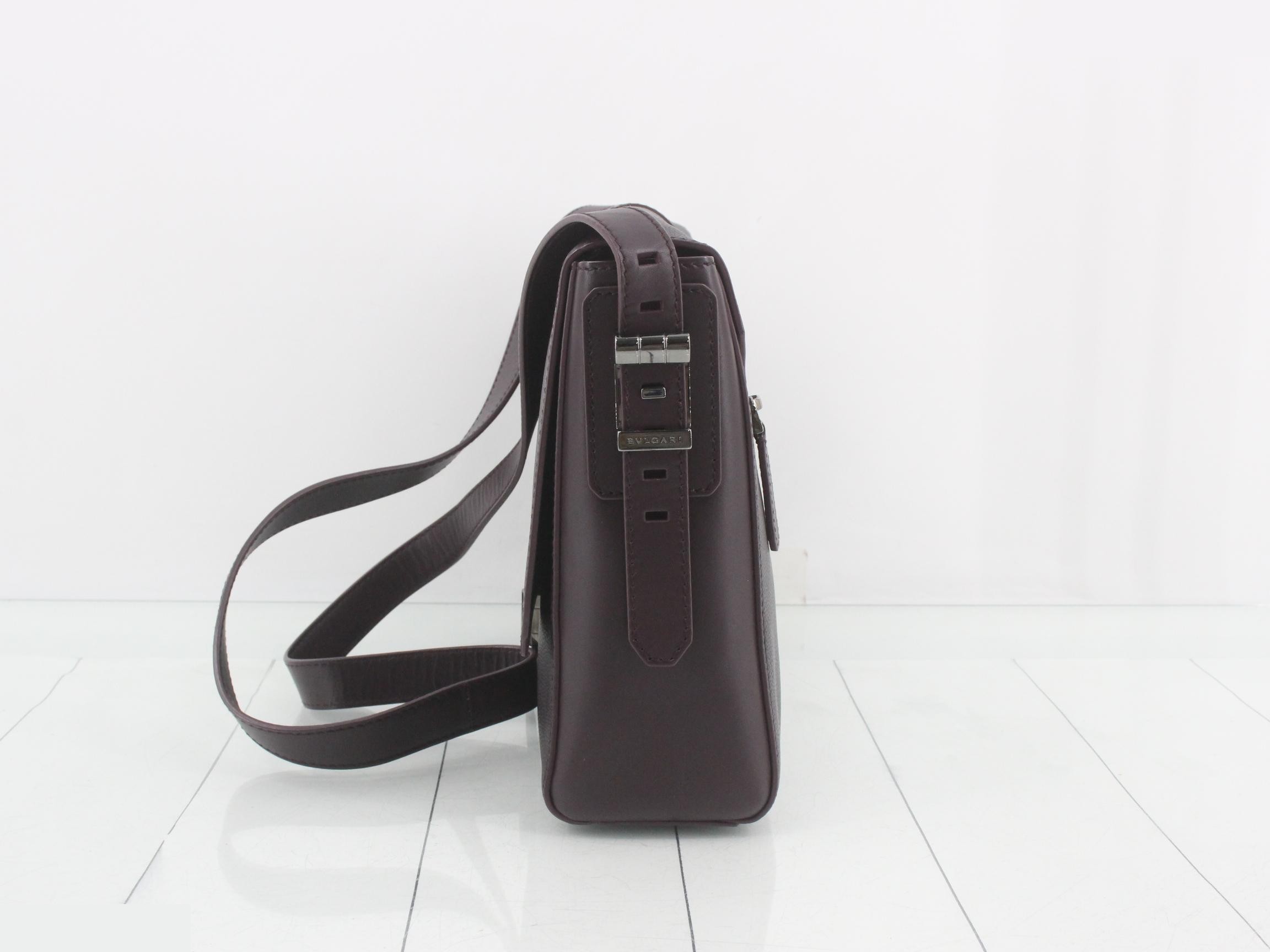 Leather messenger bag — view 3