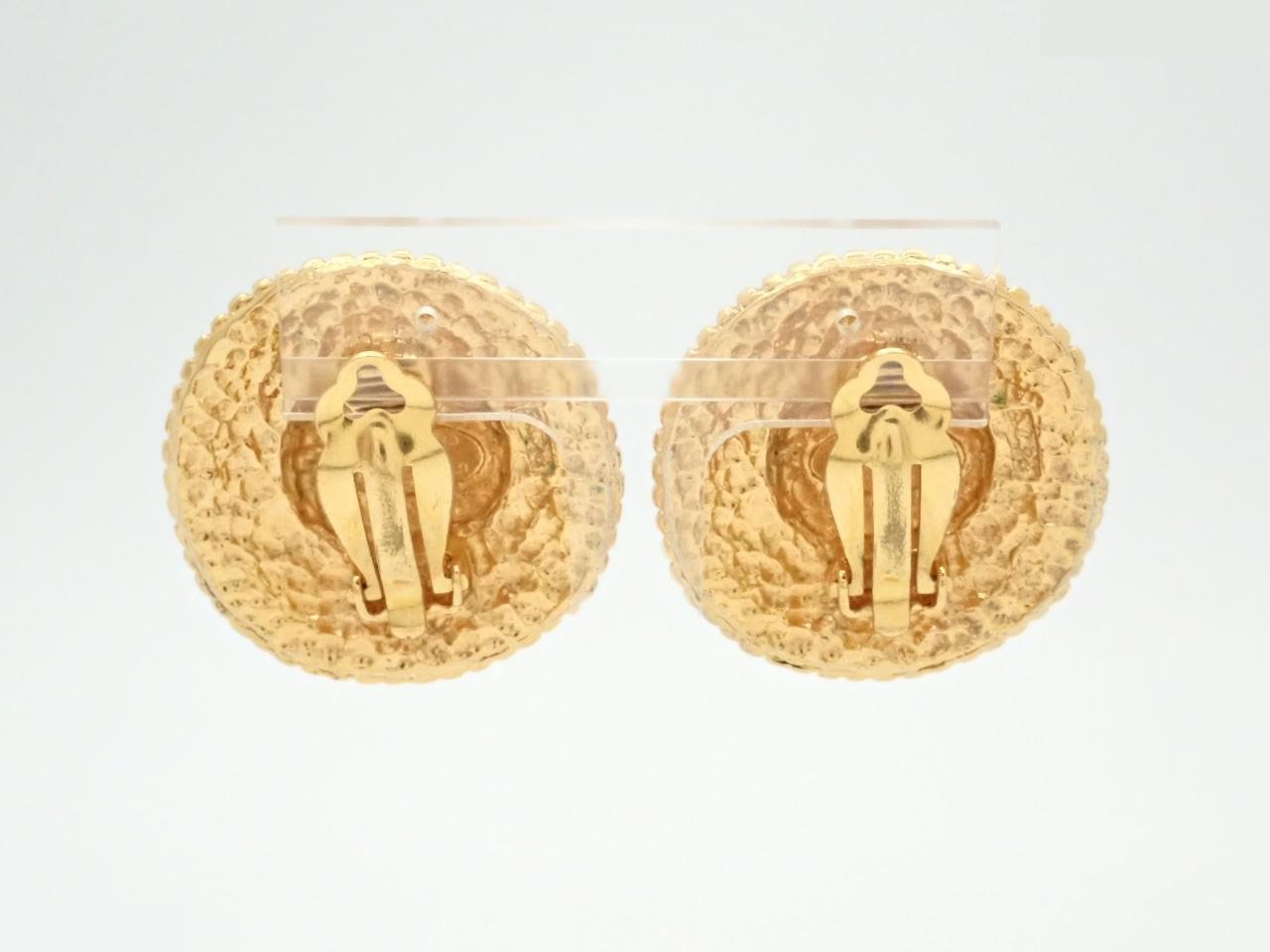 logo — view 2