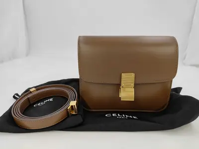 Classic Box Brown Calfskin Shoulder Bag