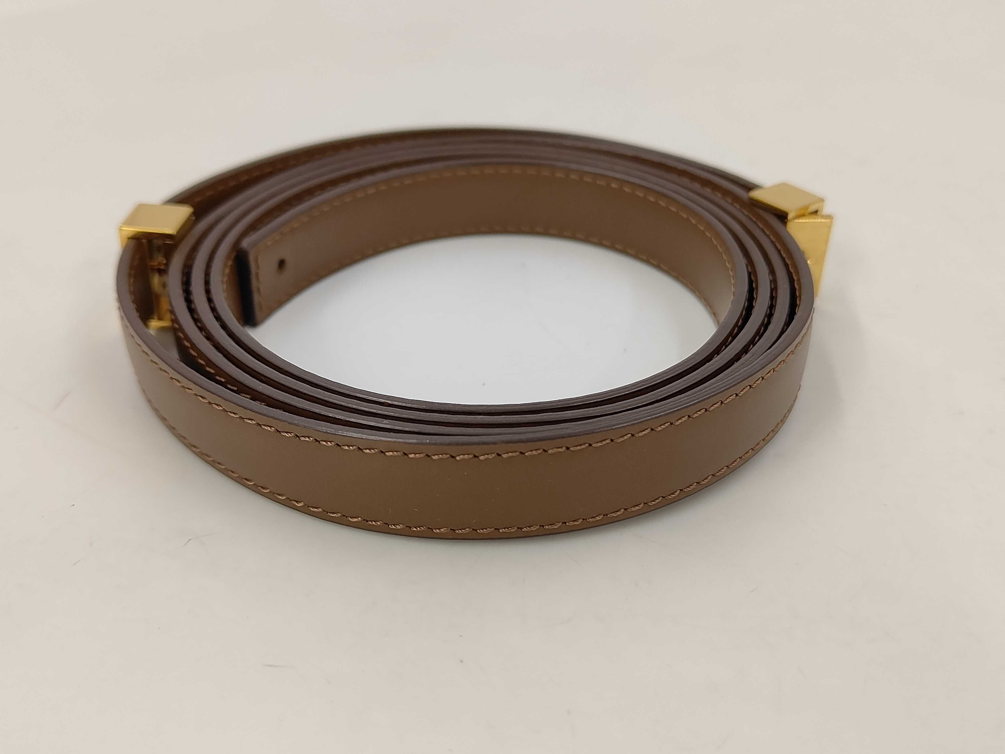 Classic Box Brown Calfskin Shoulder Bag — view 5