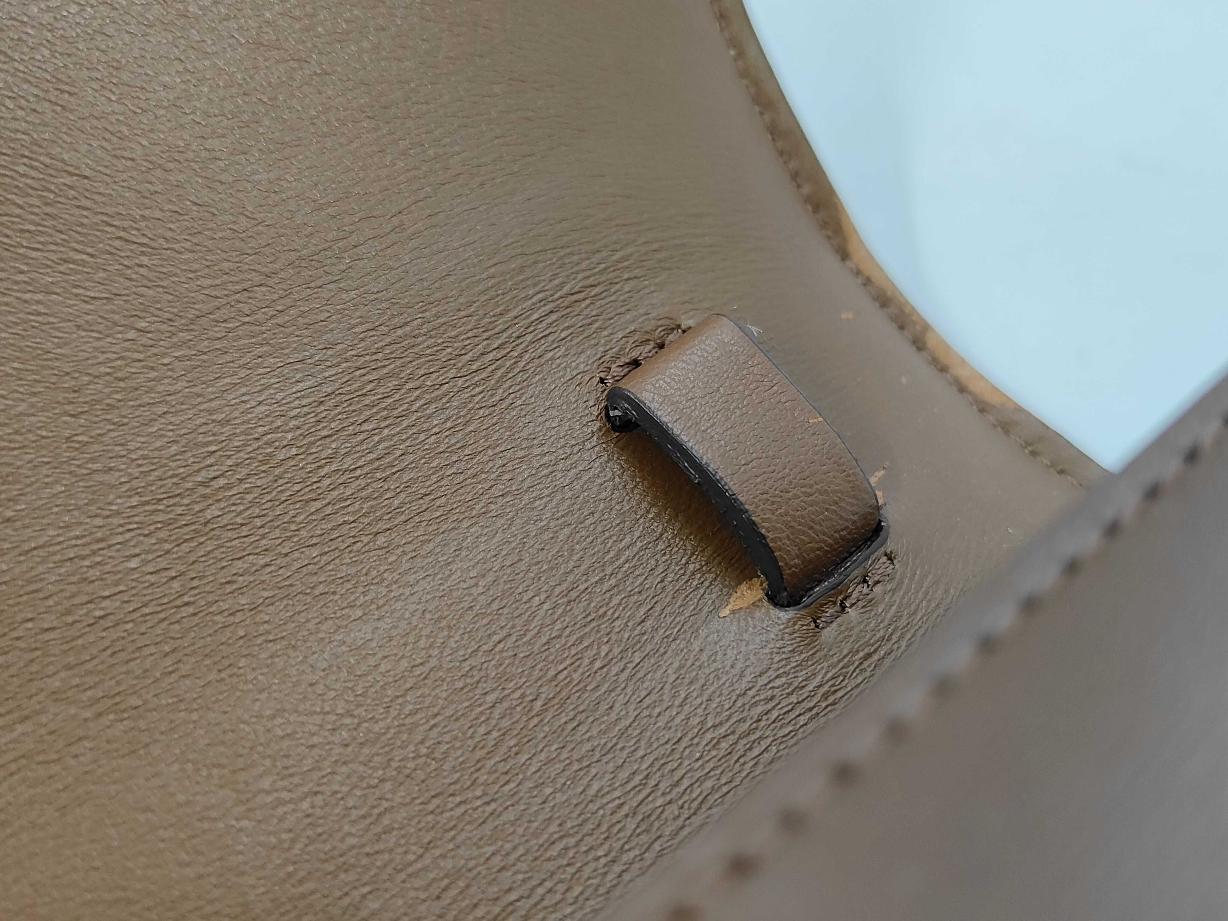 Classic Box Brown Calfskin Shoulder Bag — view 7