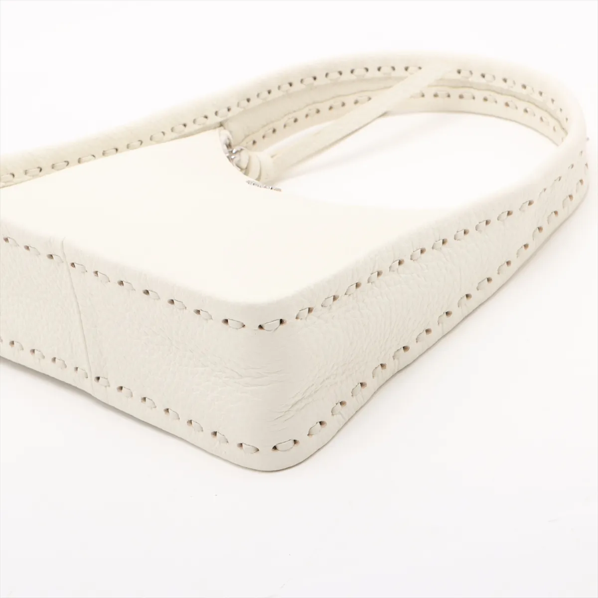 Selleria Small Fendessence Leather Shoulder Bag White 8BS094 — view 3