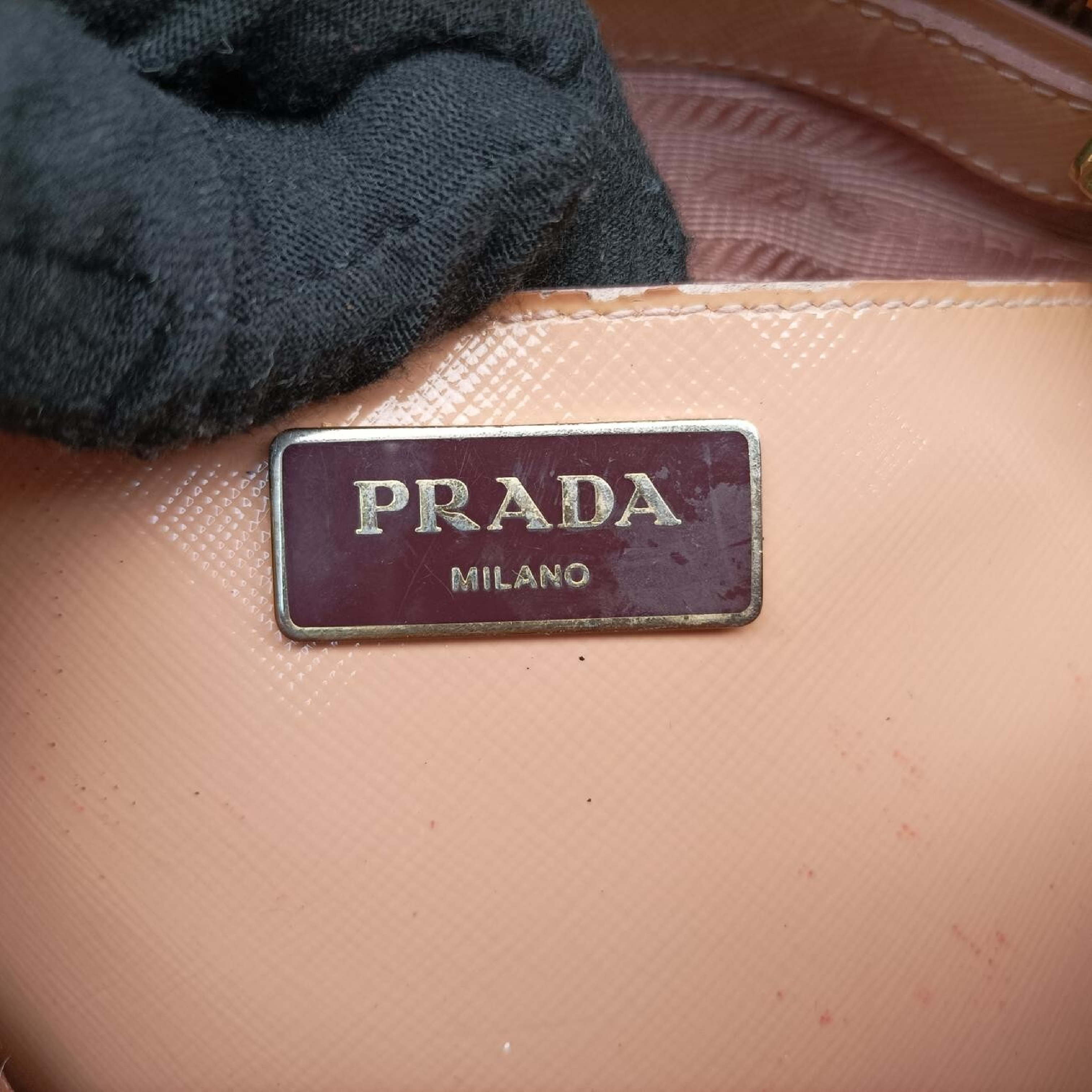 Promenade Beige Saffiano Patent BN2567 25 Handbag — view 7