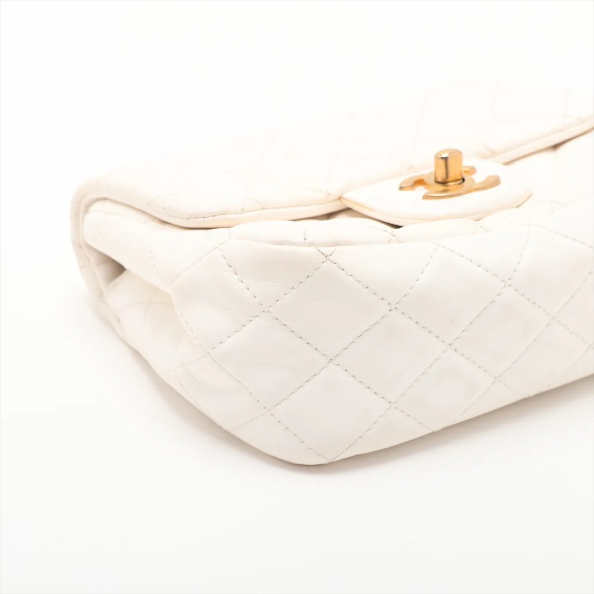 Matelassé Lambskin Single Flap Single Chain Bag, White with Gold Hardware, 30607958 (Serial Number in the 30s), AS2203 — view 4