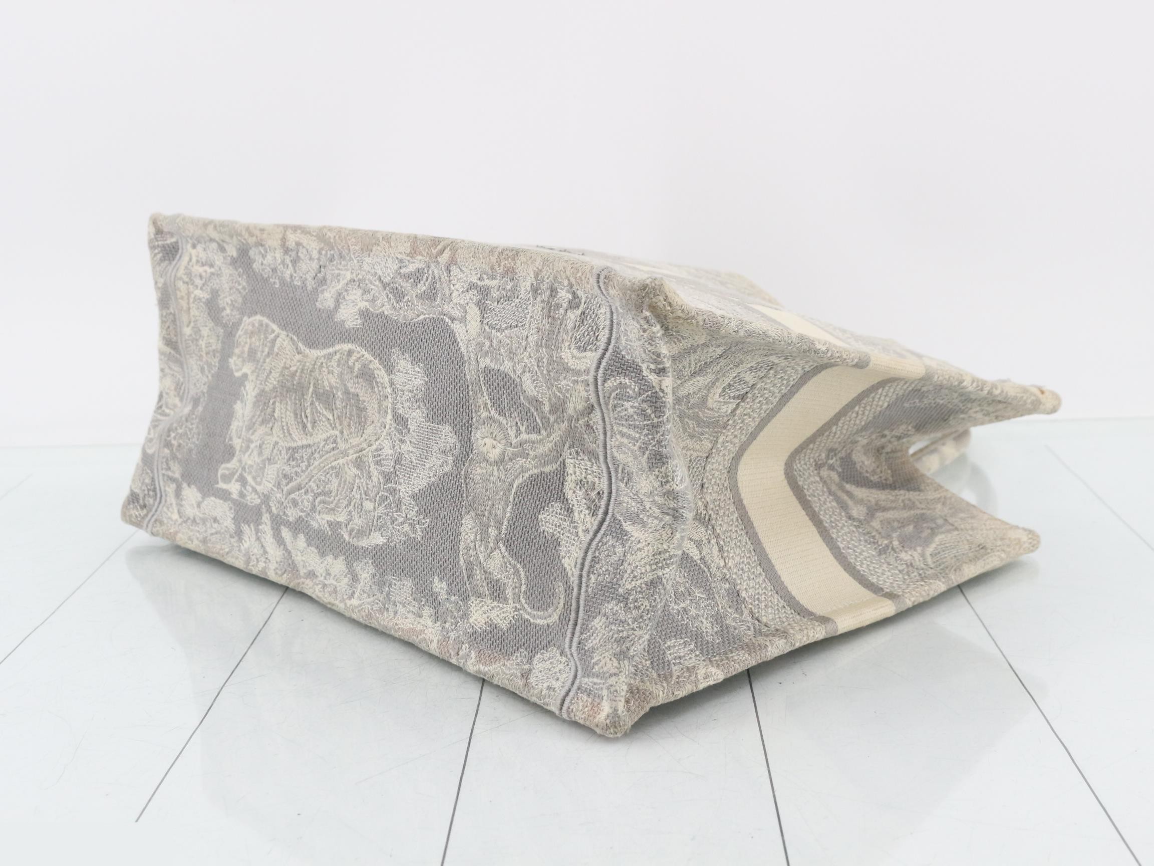 Book tote medium — view 6