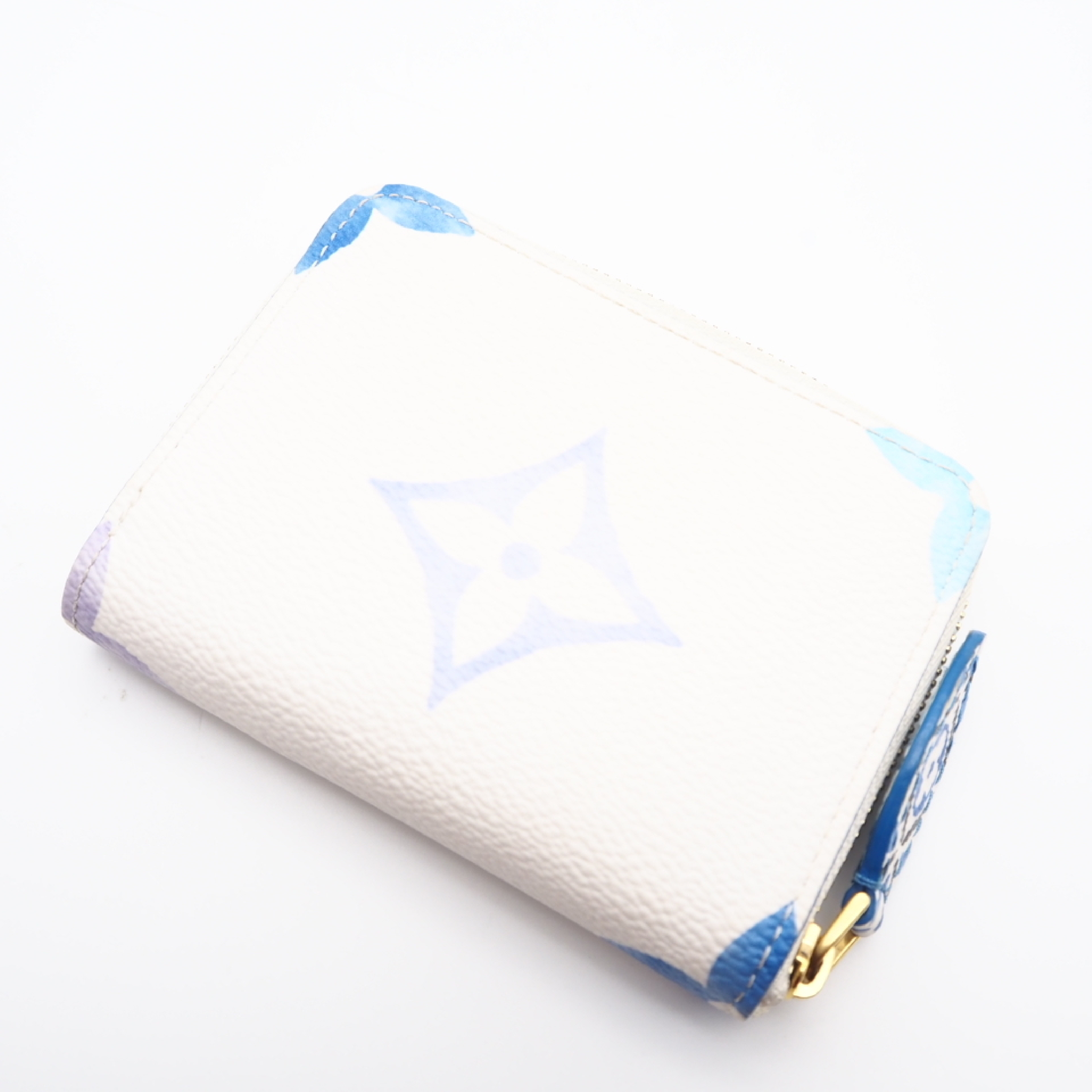 M82417 Giant by the Pool Zippy Coin Purse with Box Coin Case — view 2