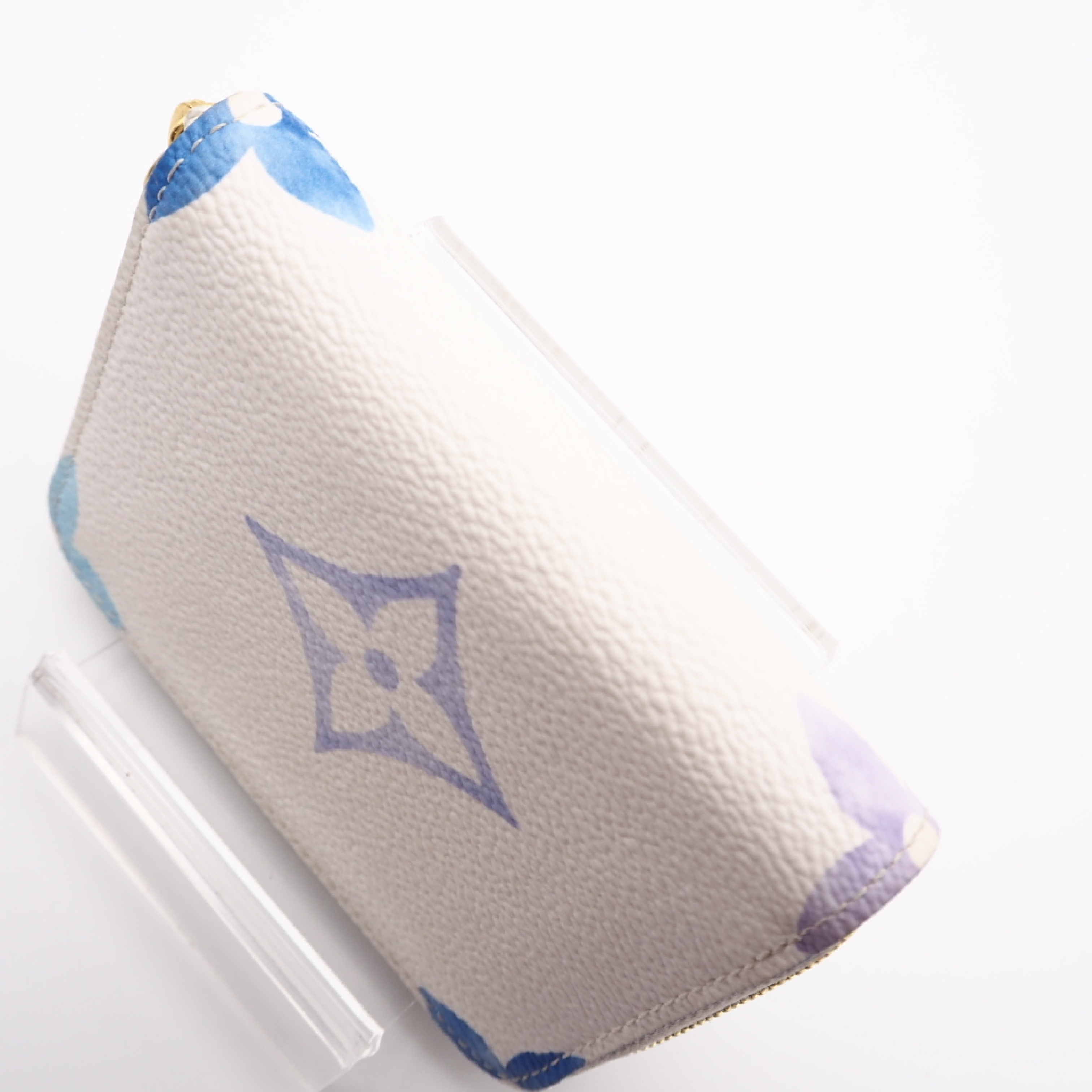 M82417 Giant by the Pool Zippy Coin Purse with Box Coin Case — view 4