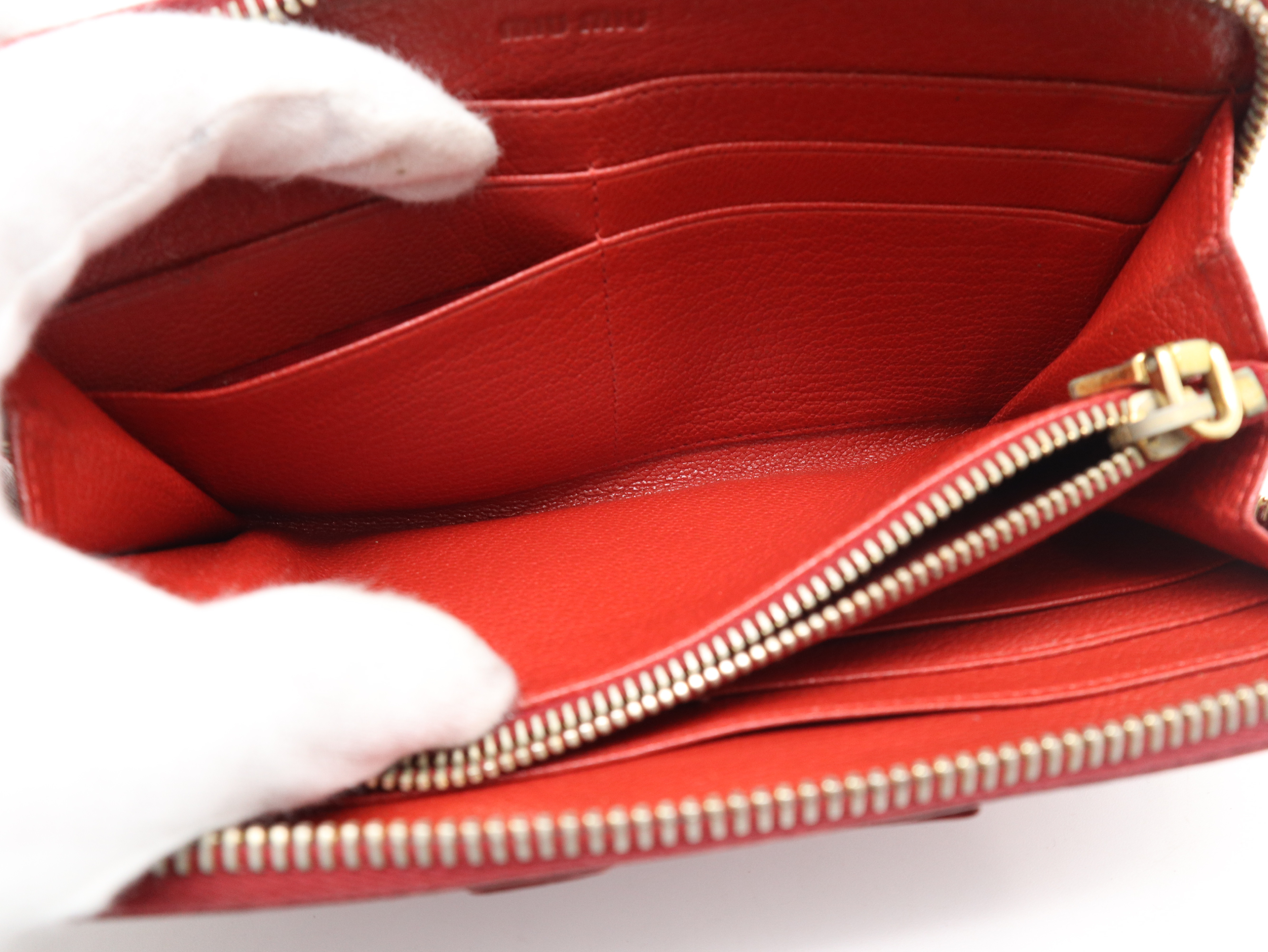 5M0506 Leather Round Ribbon Long Wallet, Red, with Guarantee Card and Box. — view 9