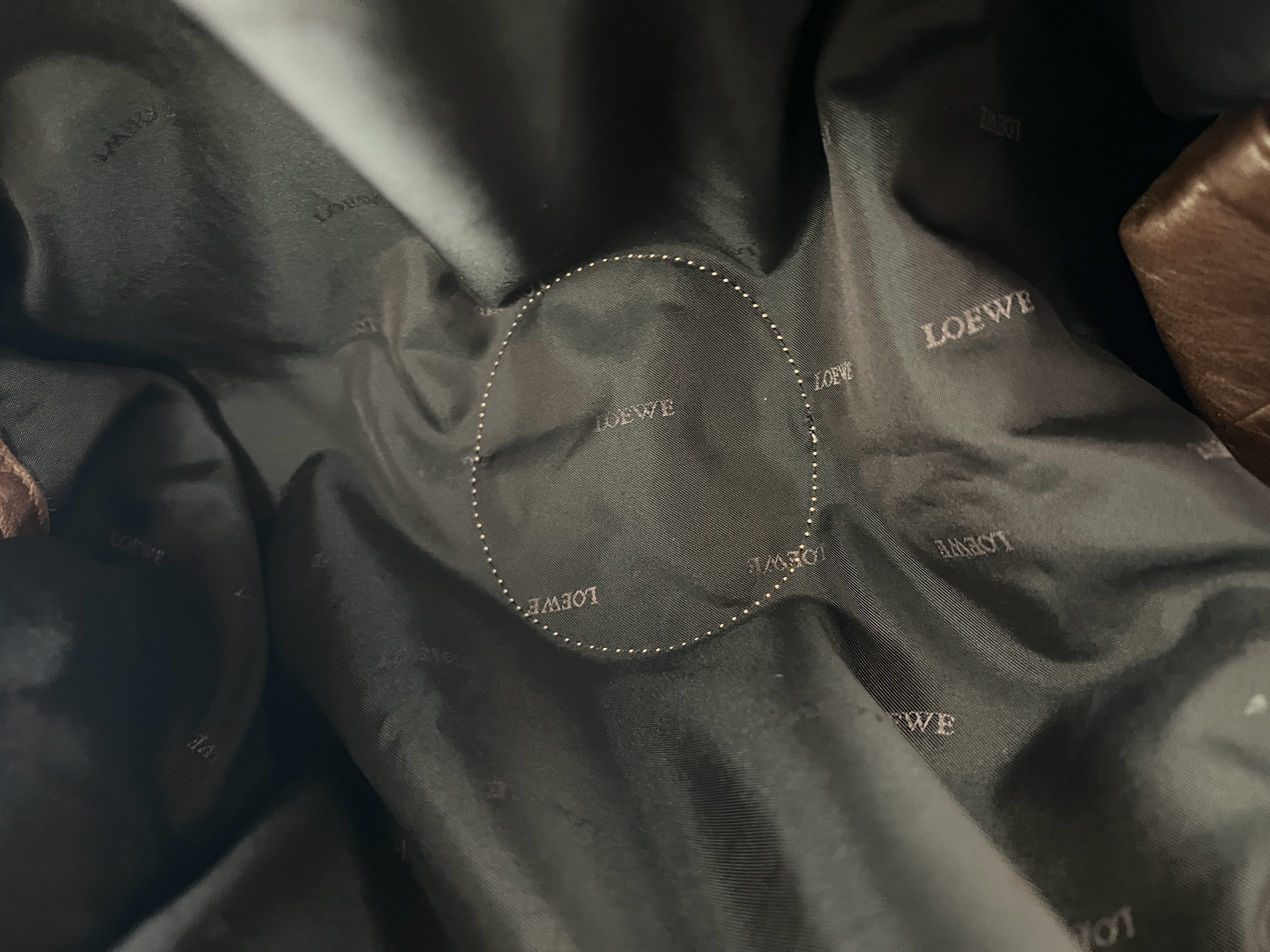 Nappa Aire Anagram Logo Handbag Tote Bag — view 5