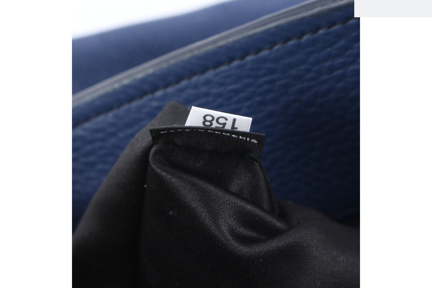Guaranteed RR1945 Leather 2-Way Shoulder Bag (Crossbody) — view 8