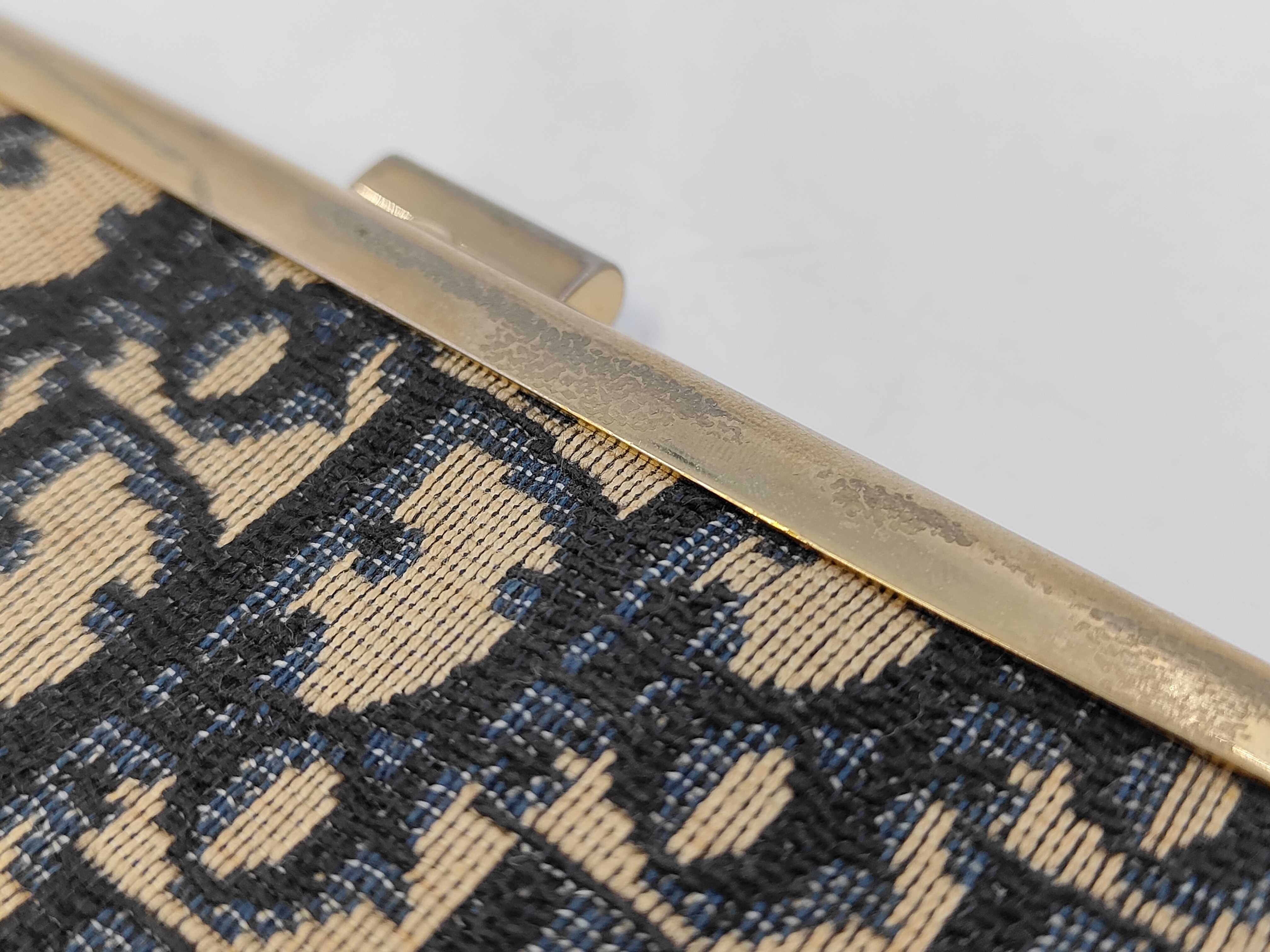 wallet — view 4
