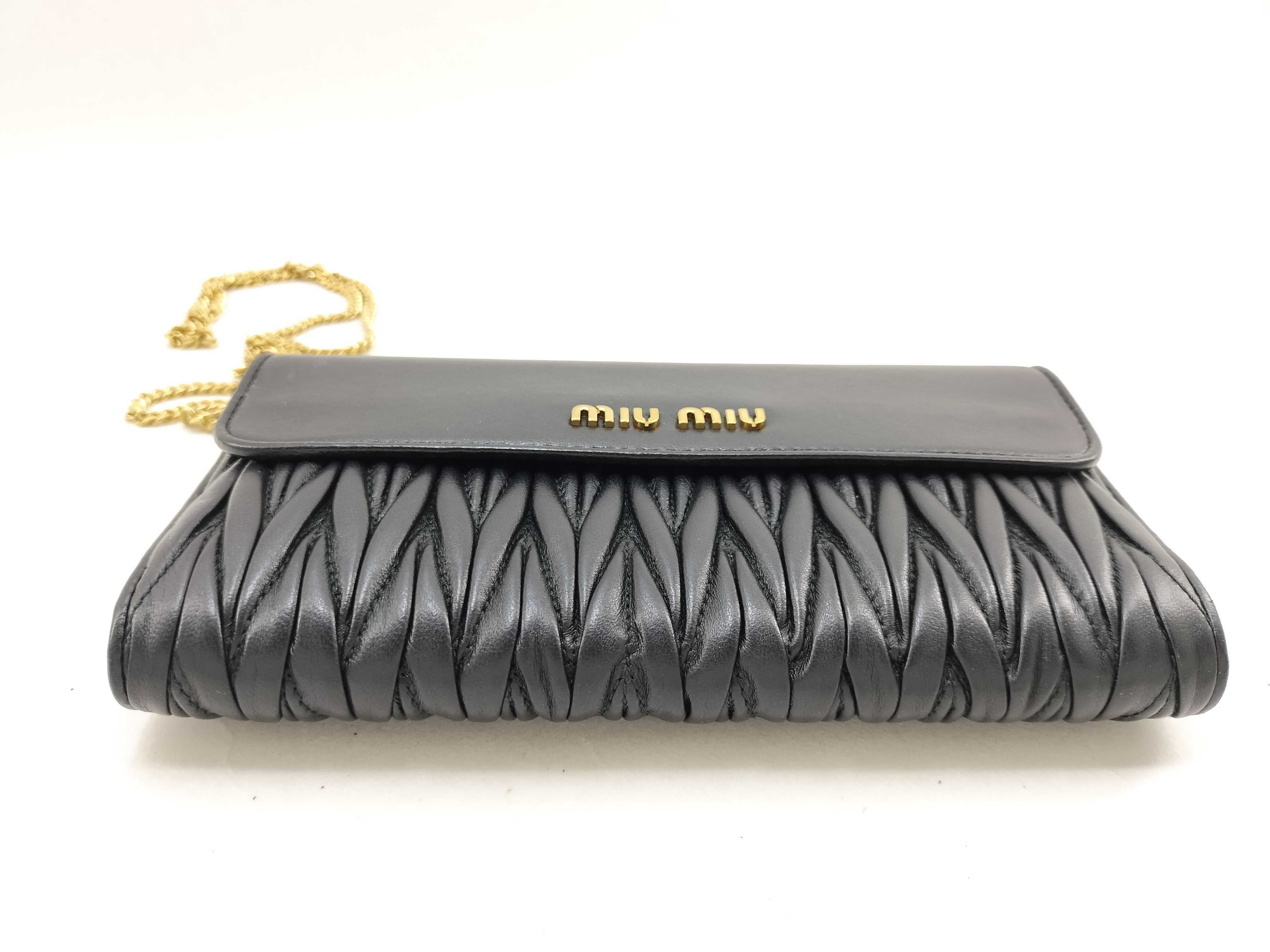 Chain Wallet Matelassé Black Clutch Bag — view 3