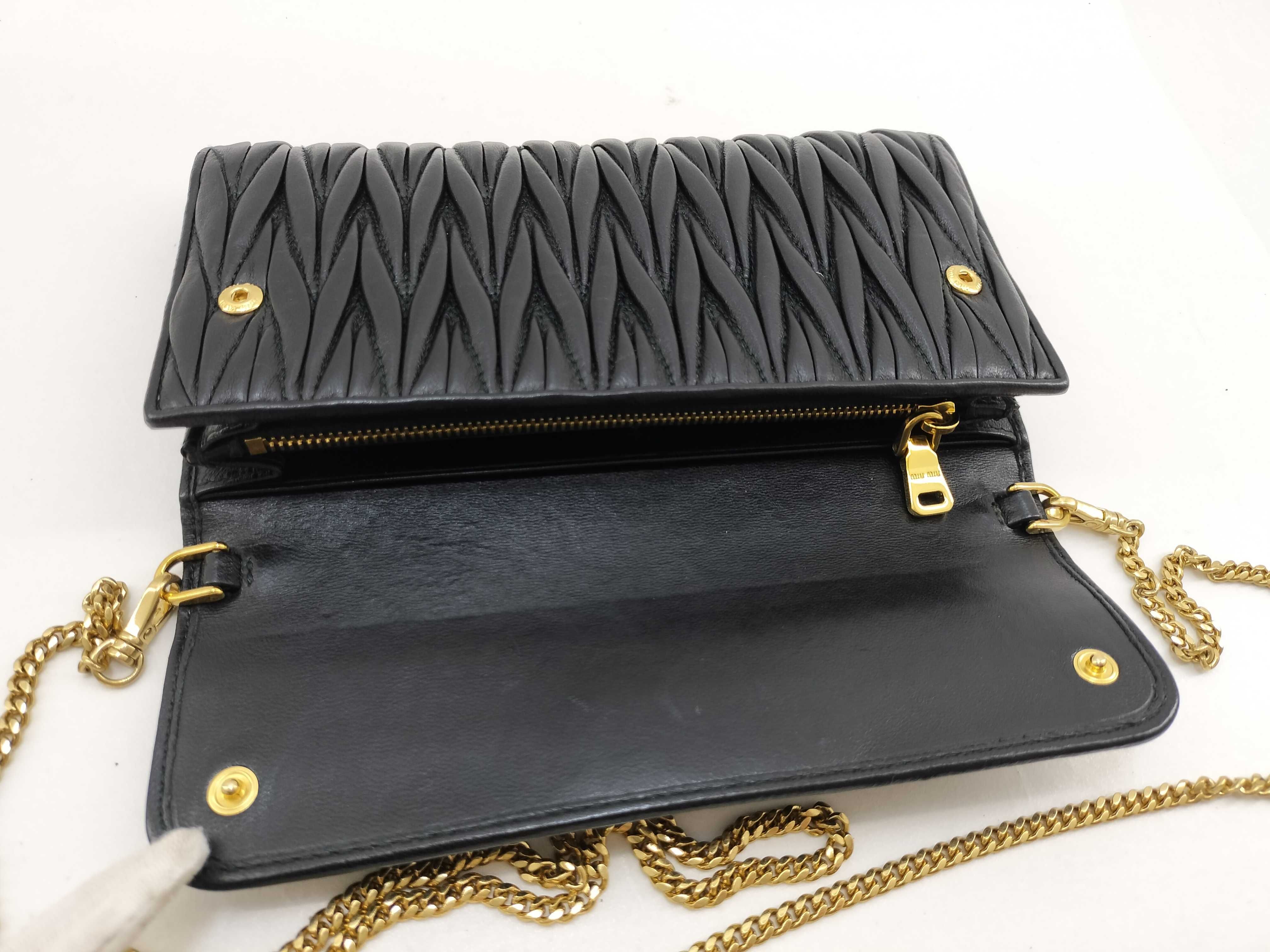Chain Wallet Matelassé Black Clutch Bag — view 10