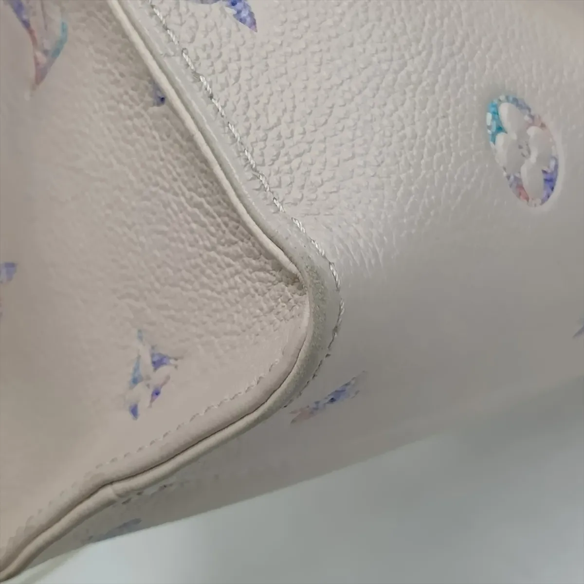 Monogram Empreinte OnTheGo PM M29976 Beige (RFID detected) — view 14