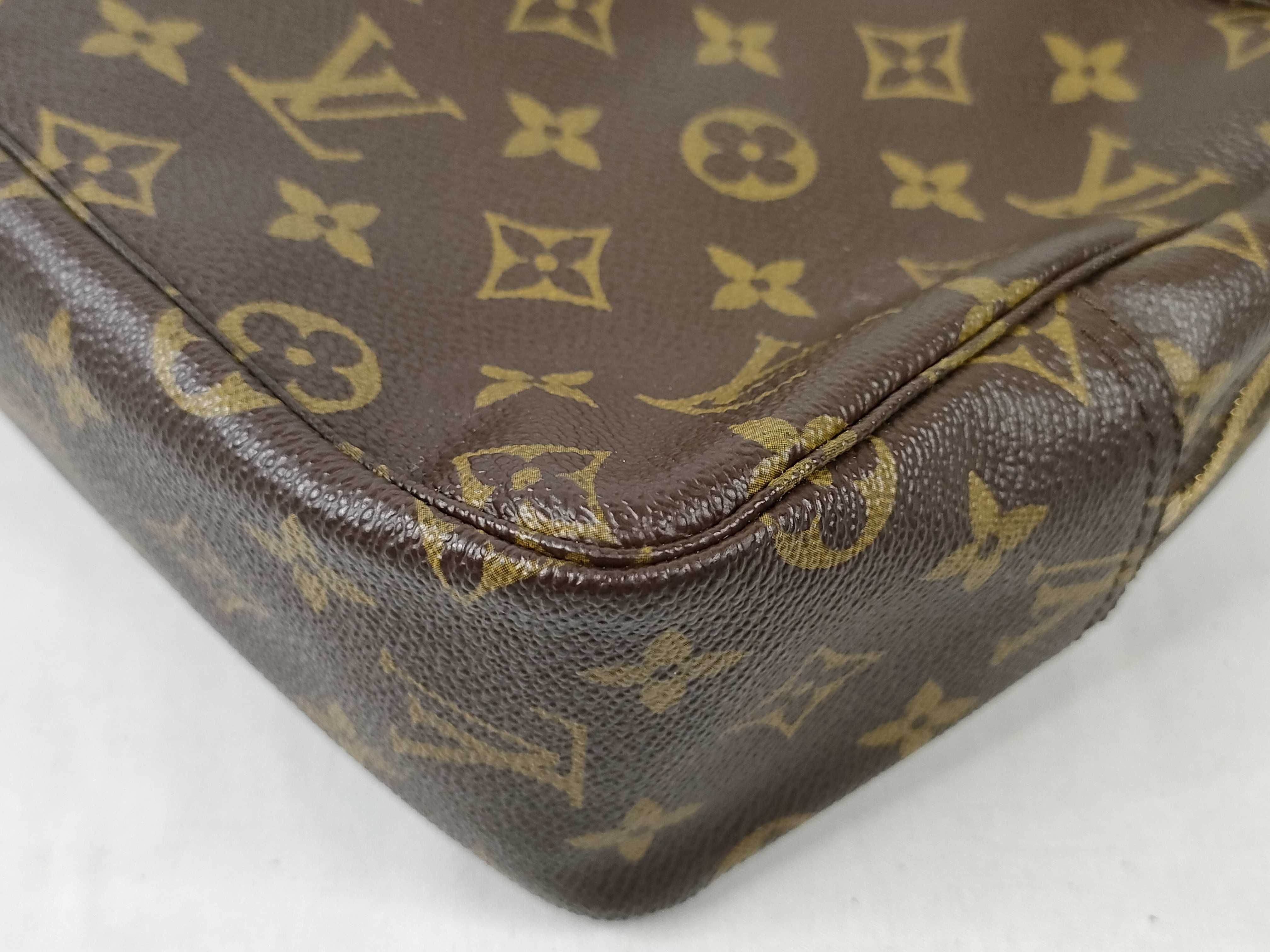 Monogram LV Monogram Clutch Bag — view 3
