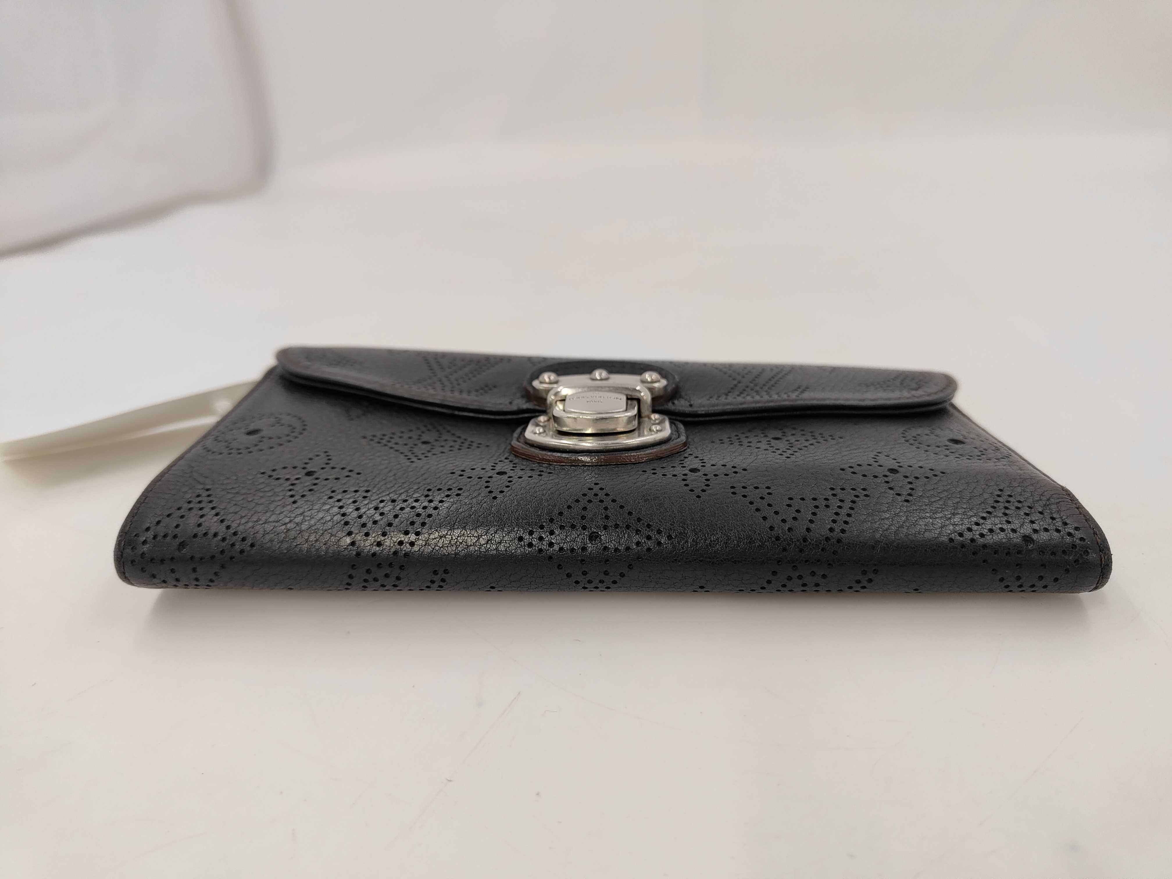 Monogram Mahina Portefeuille Amelia M58162 Noir Silver Hardware Wallet — view 3