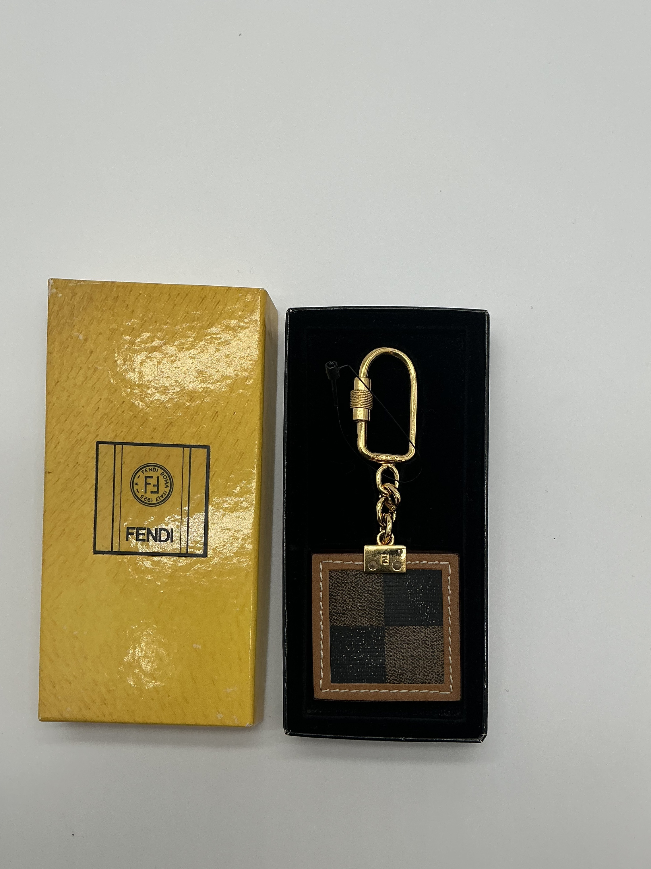 charm — view 3