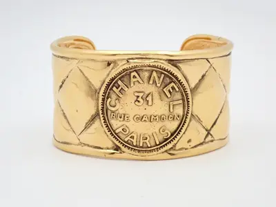 Bangle, wrist circumference approximately 19 cm
