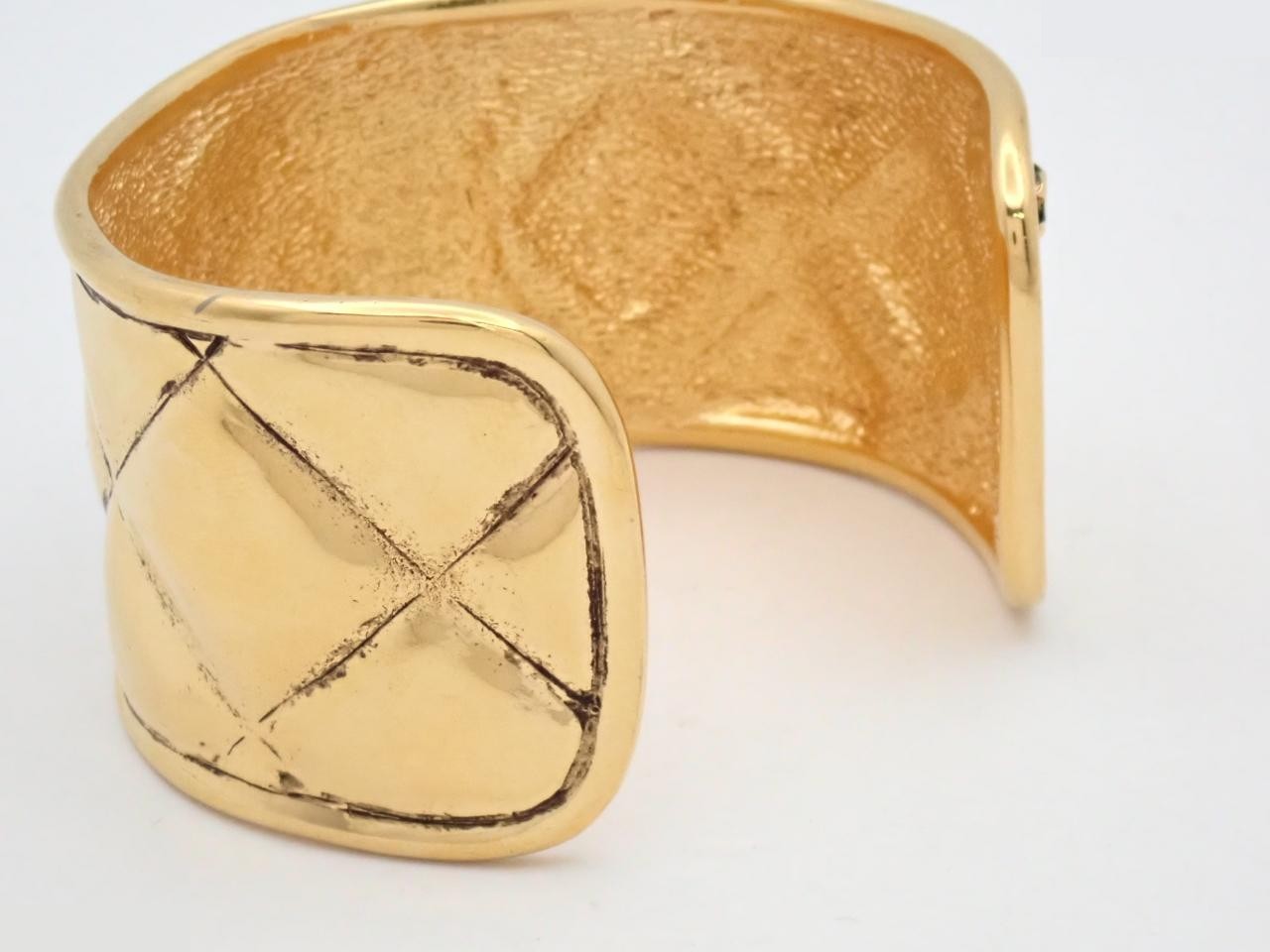 Bangle, wrist circumference approximately 19 cm — view 3