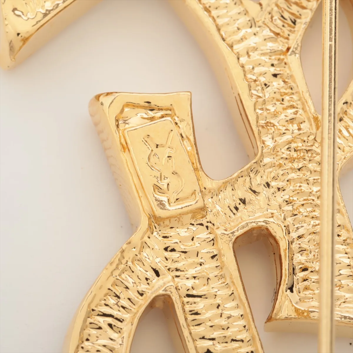 logo brooch, gold plated with rhinestones. Shows signs of wear, — view 4