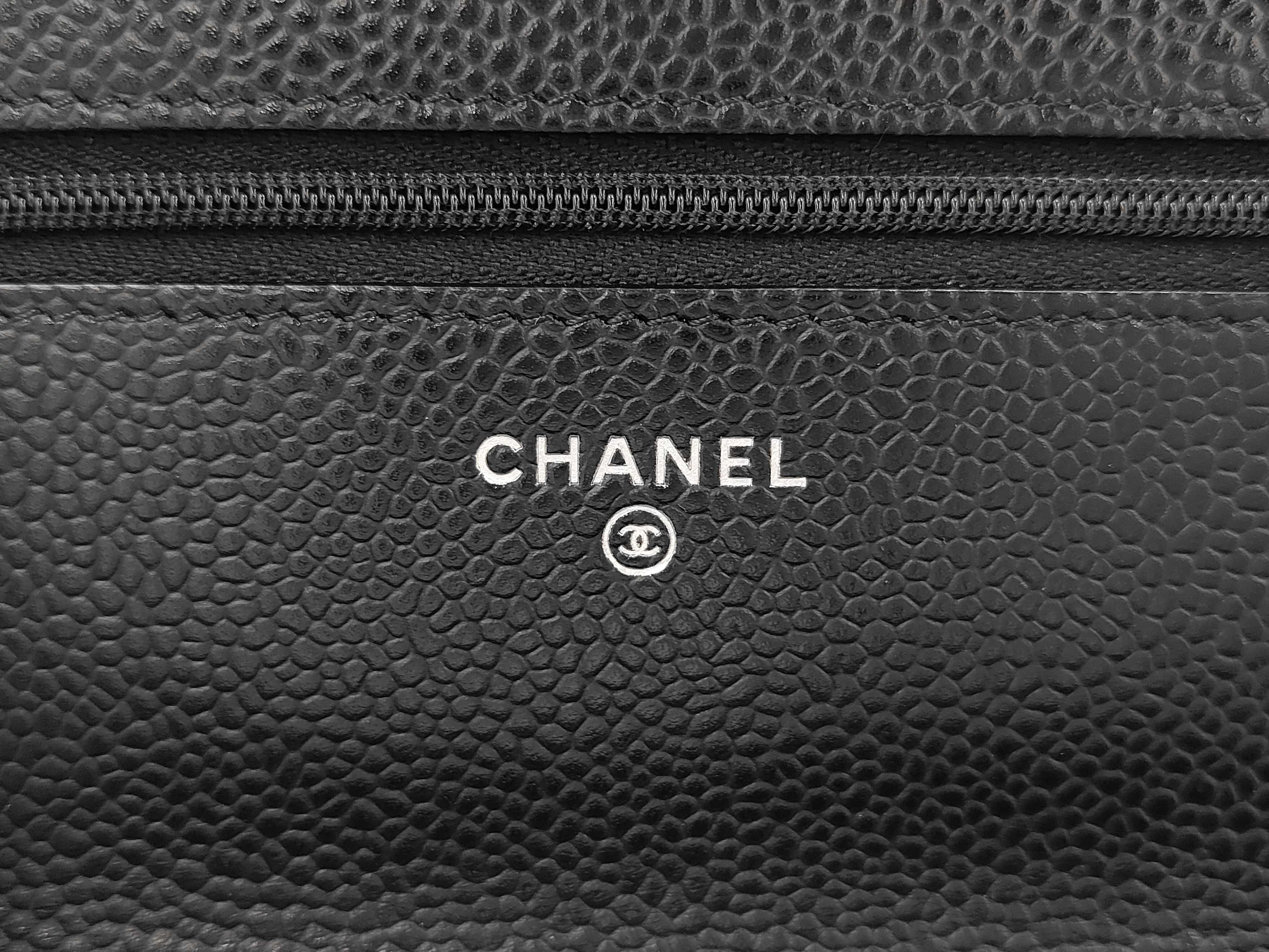 Classic Chain Wallet Matelassé Caviar Skin Black Silver Hardware AP0250 Shoulder Bag — view 10