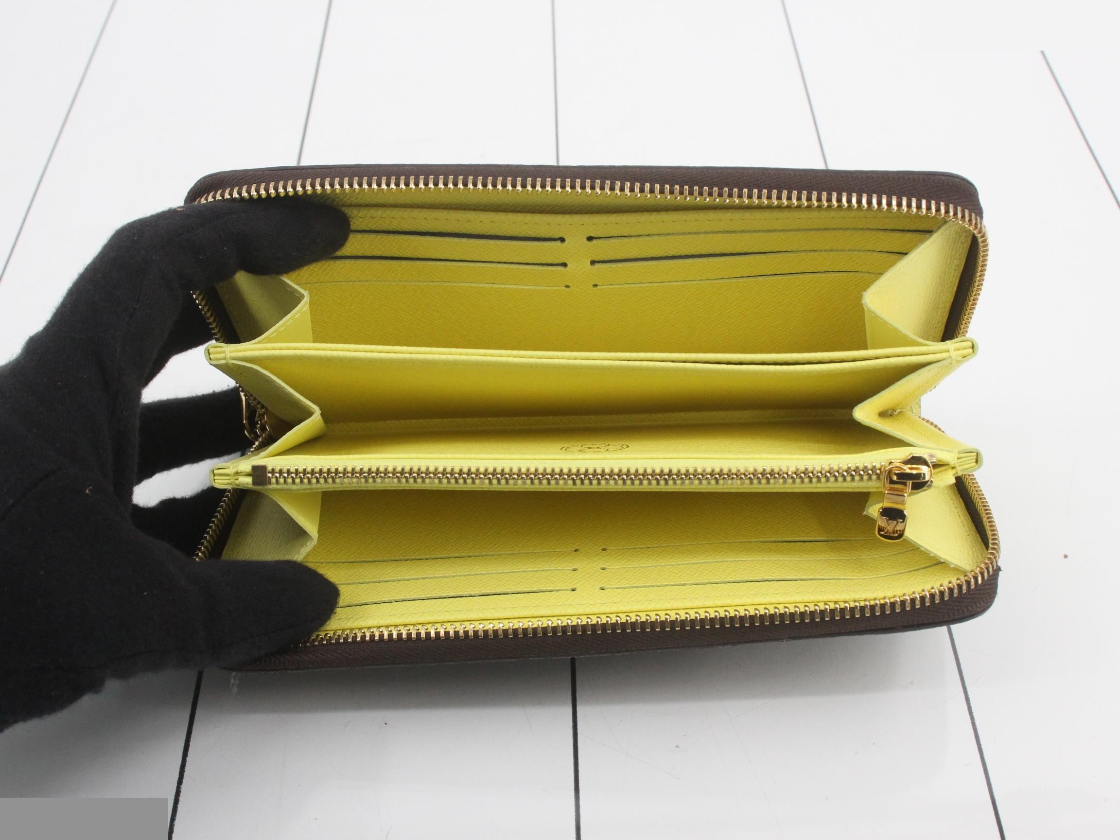 Zippy Wallet — view 4