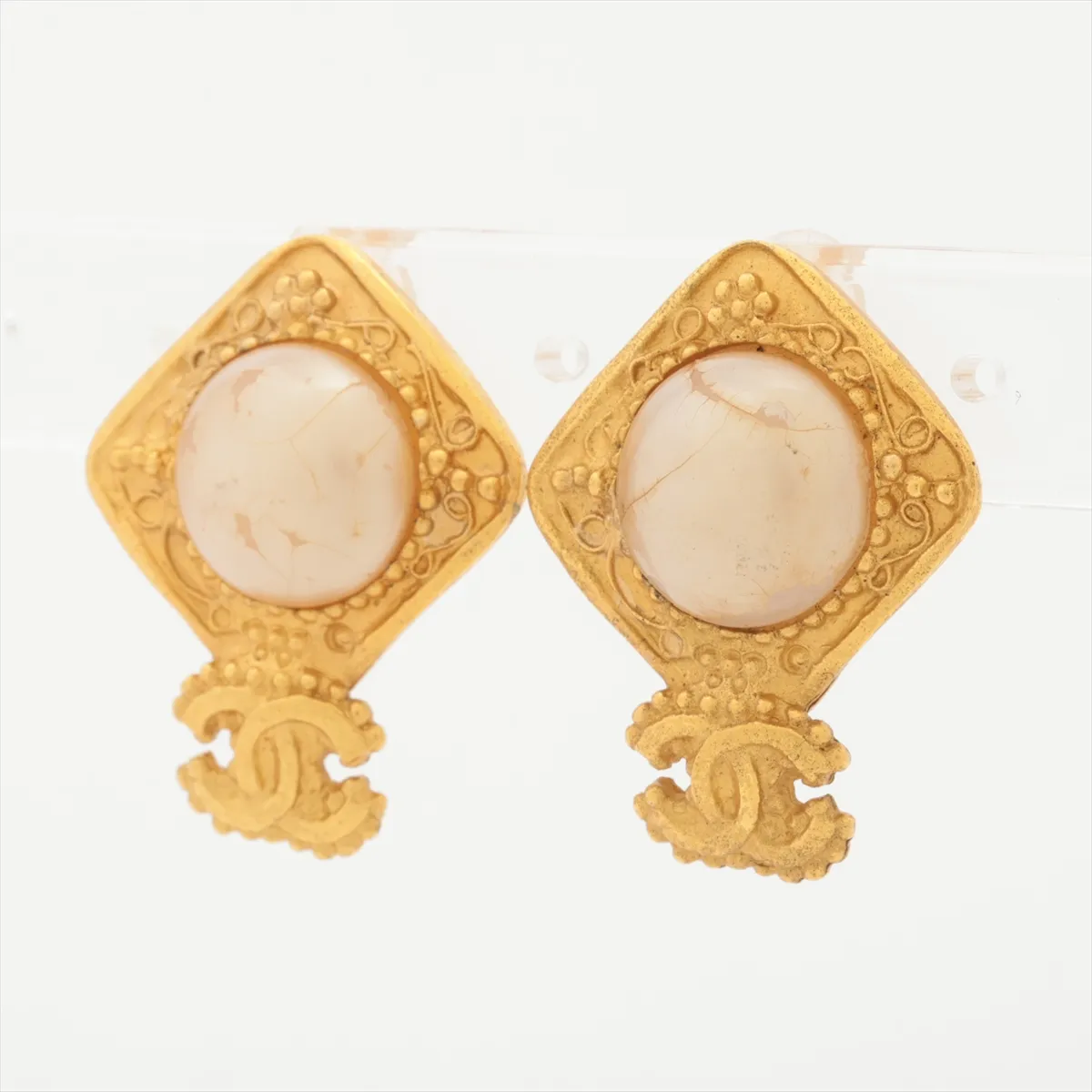 Coco Mark 96A Earrings (for both ears) GP x Faux Pearl Gold - — view 3