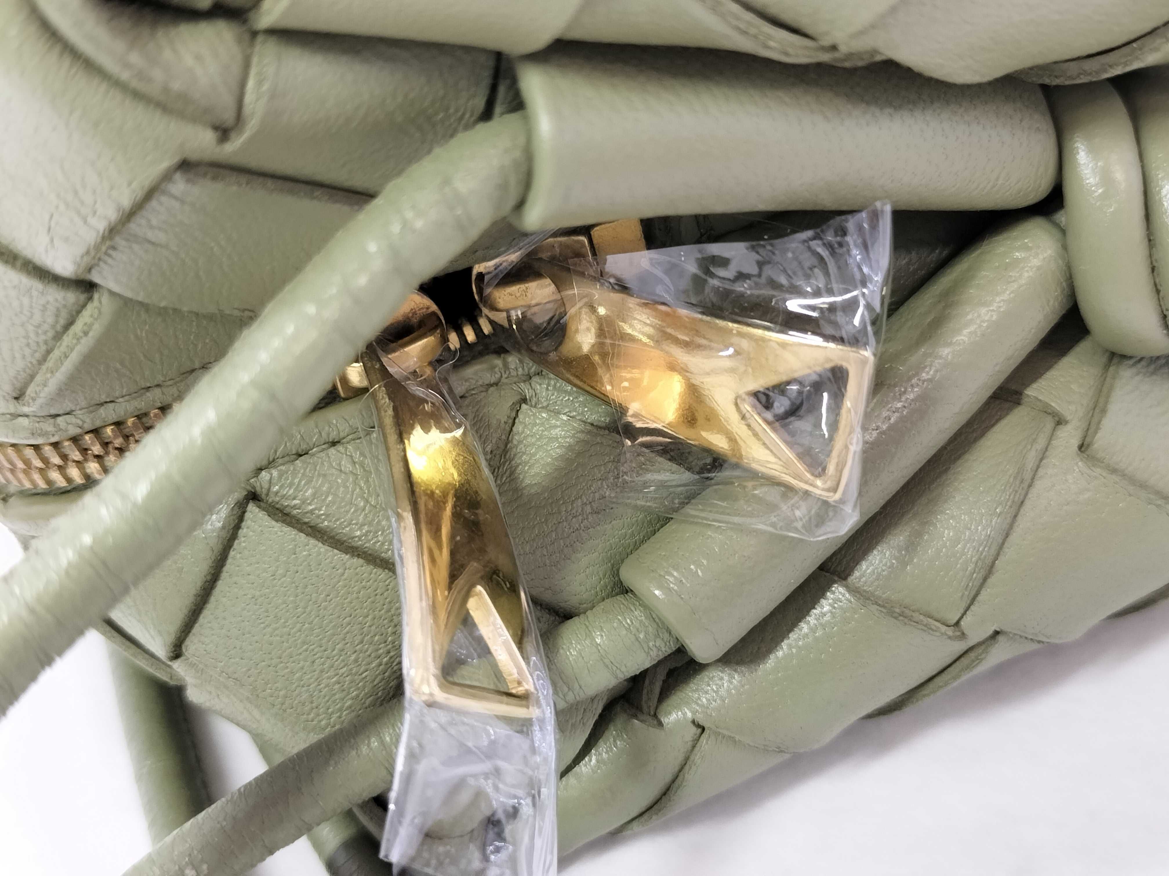 Intrecciato Bottega Veneta Shoulder Bag — view 11