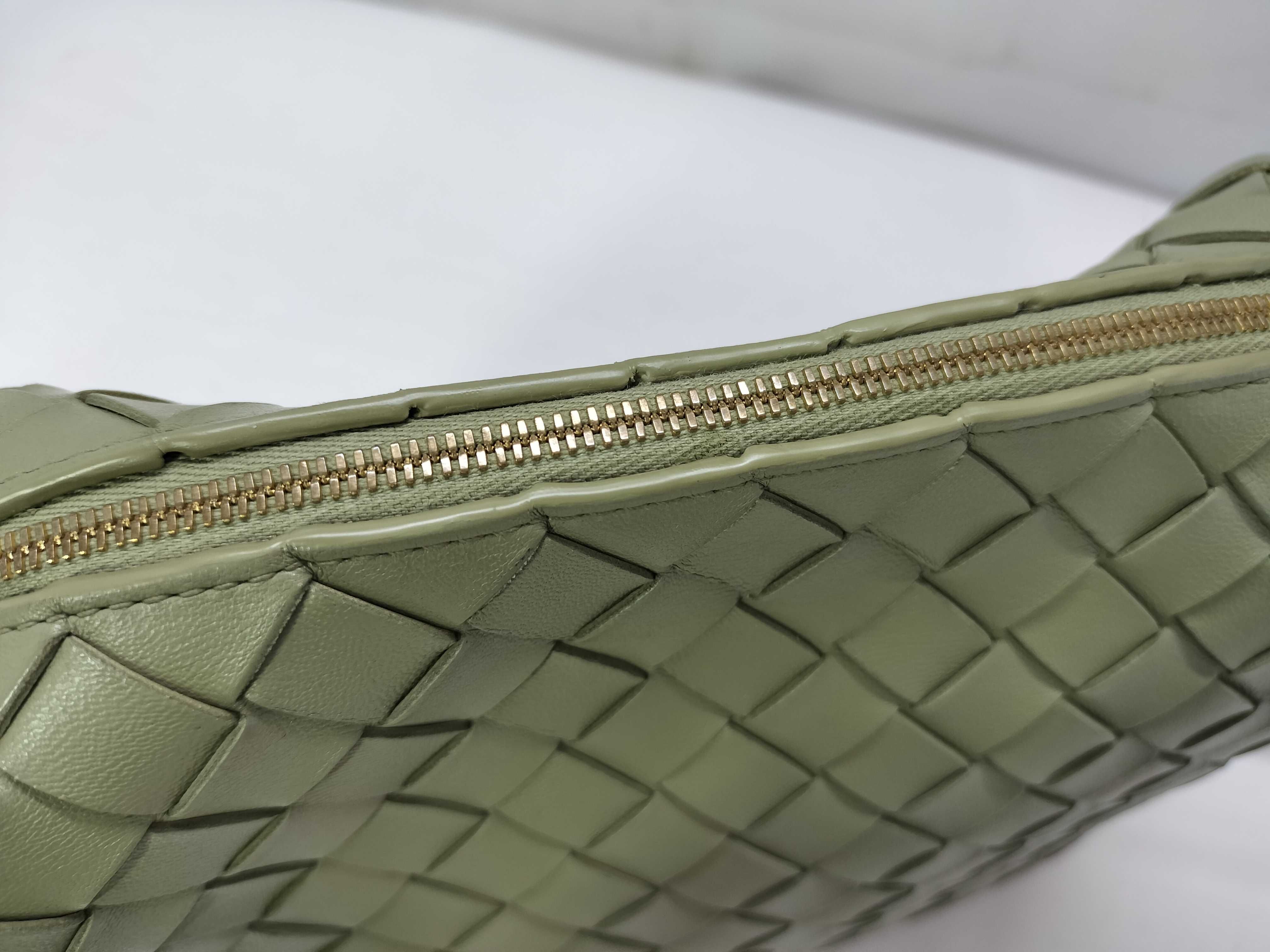 Intrecciato Bottega Veneta Shoulder Bag — view 6