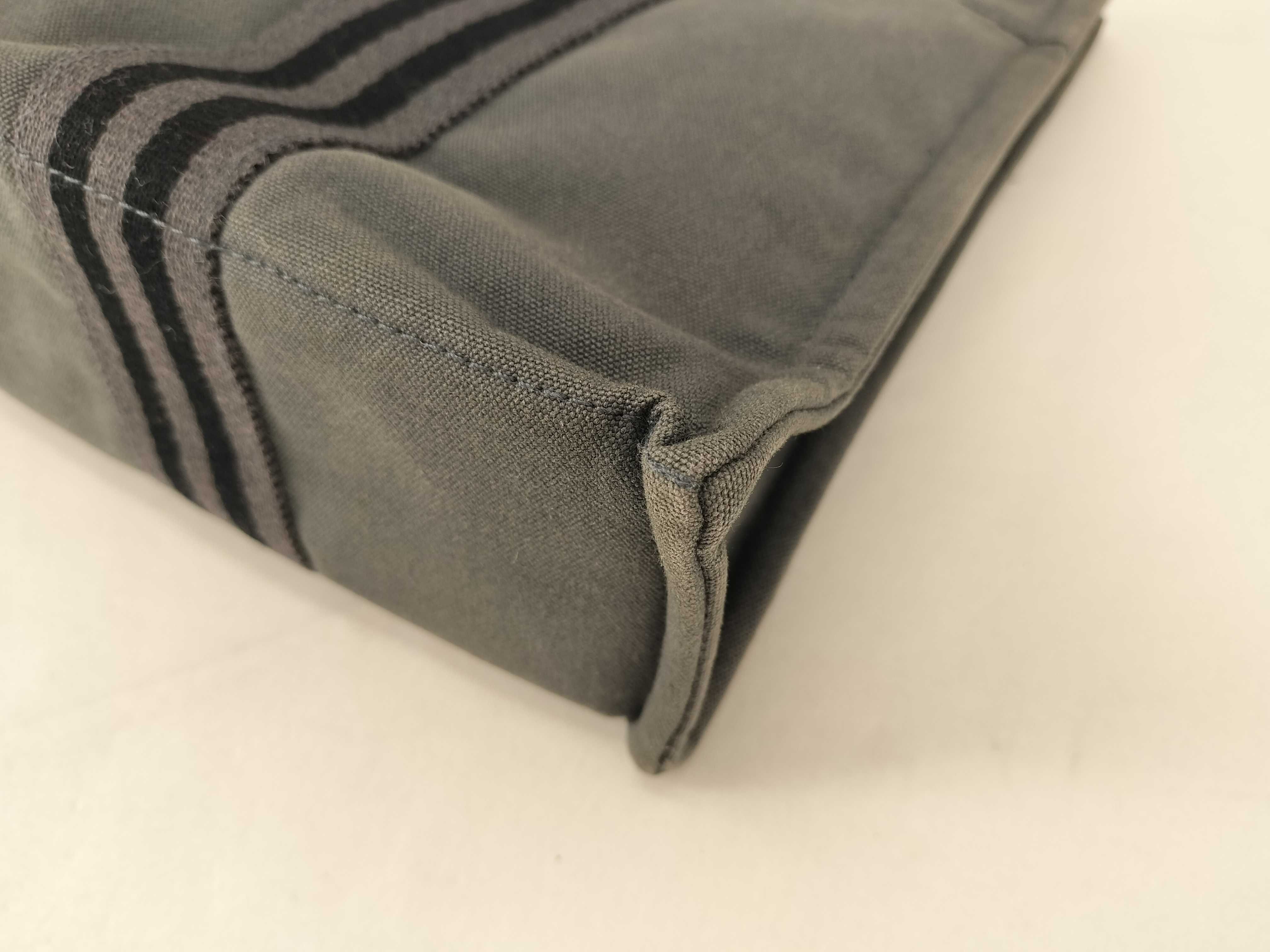 Fourre-Tout PM Handbag — view 7