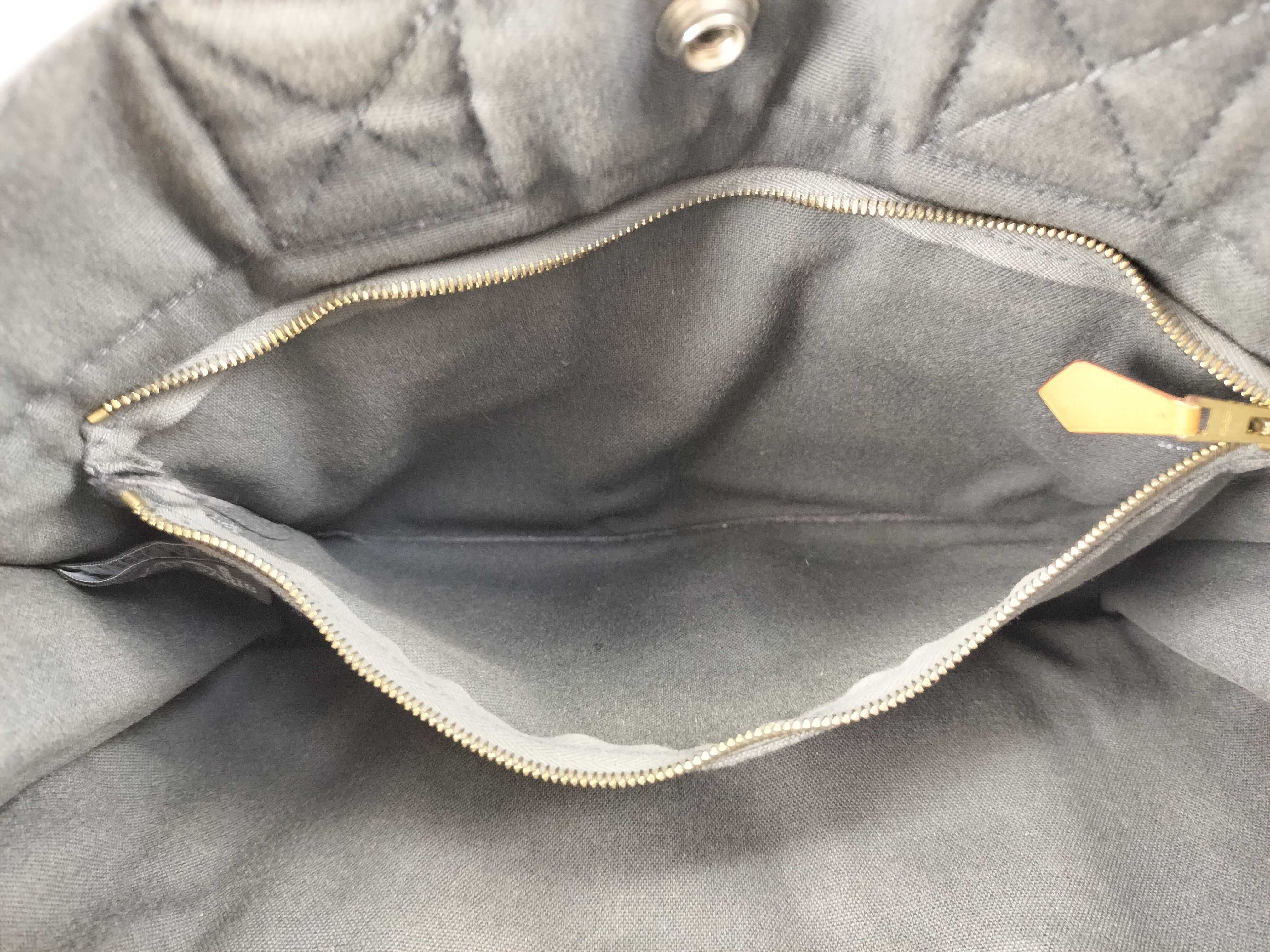Fourre-Tout PM Handbag — view 10