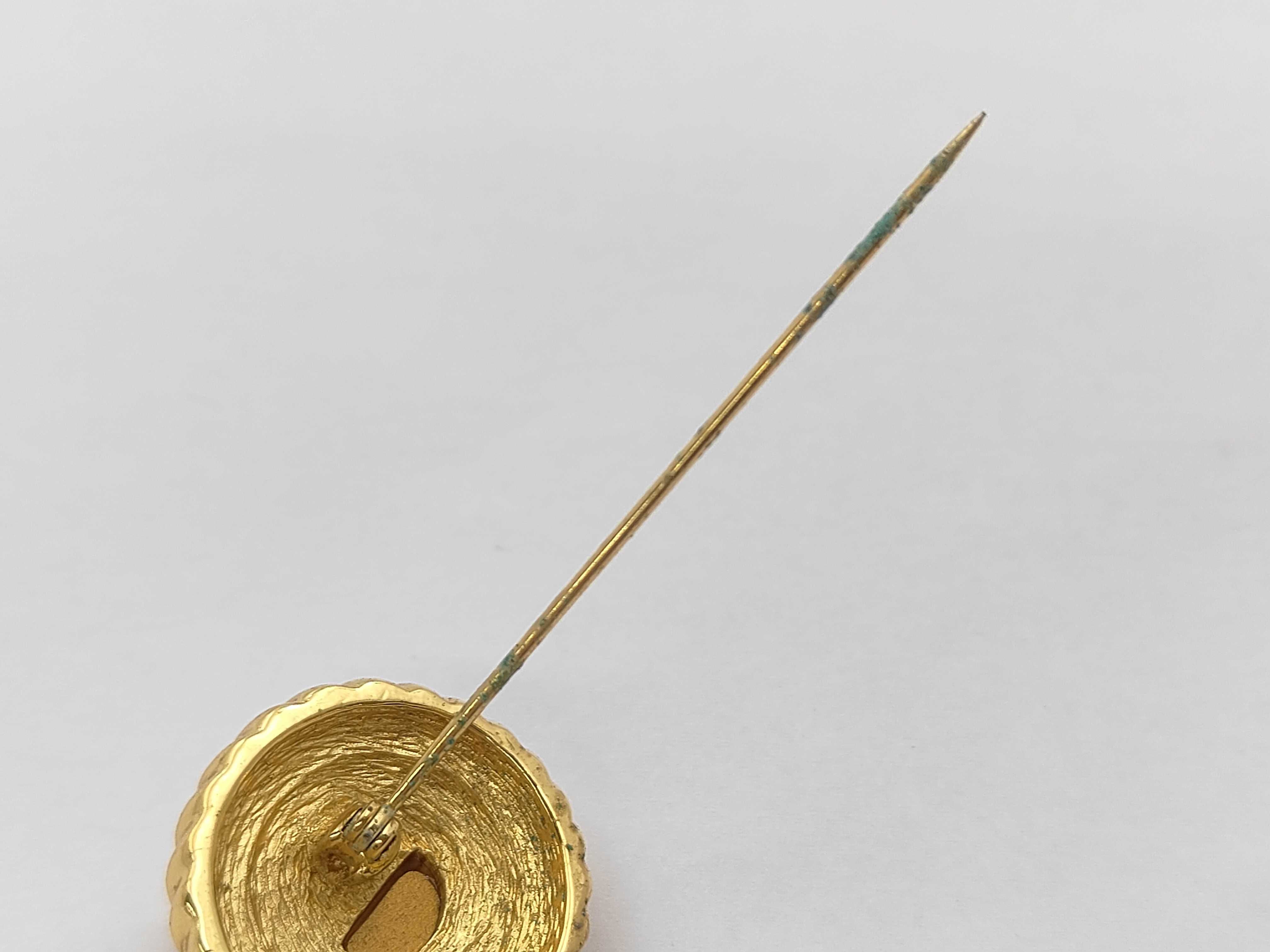 vintage brooch with gold-plated hardware and rhinestones. — view 3