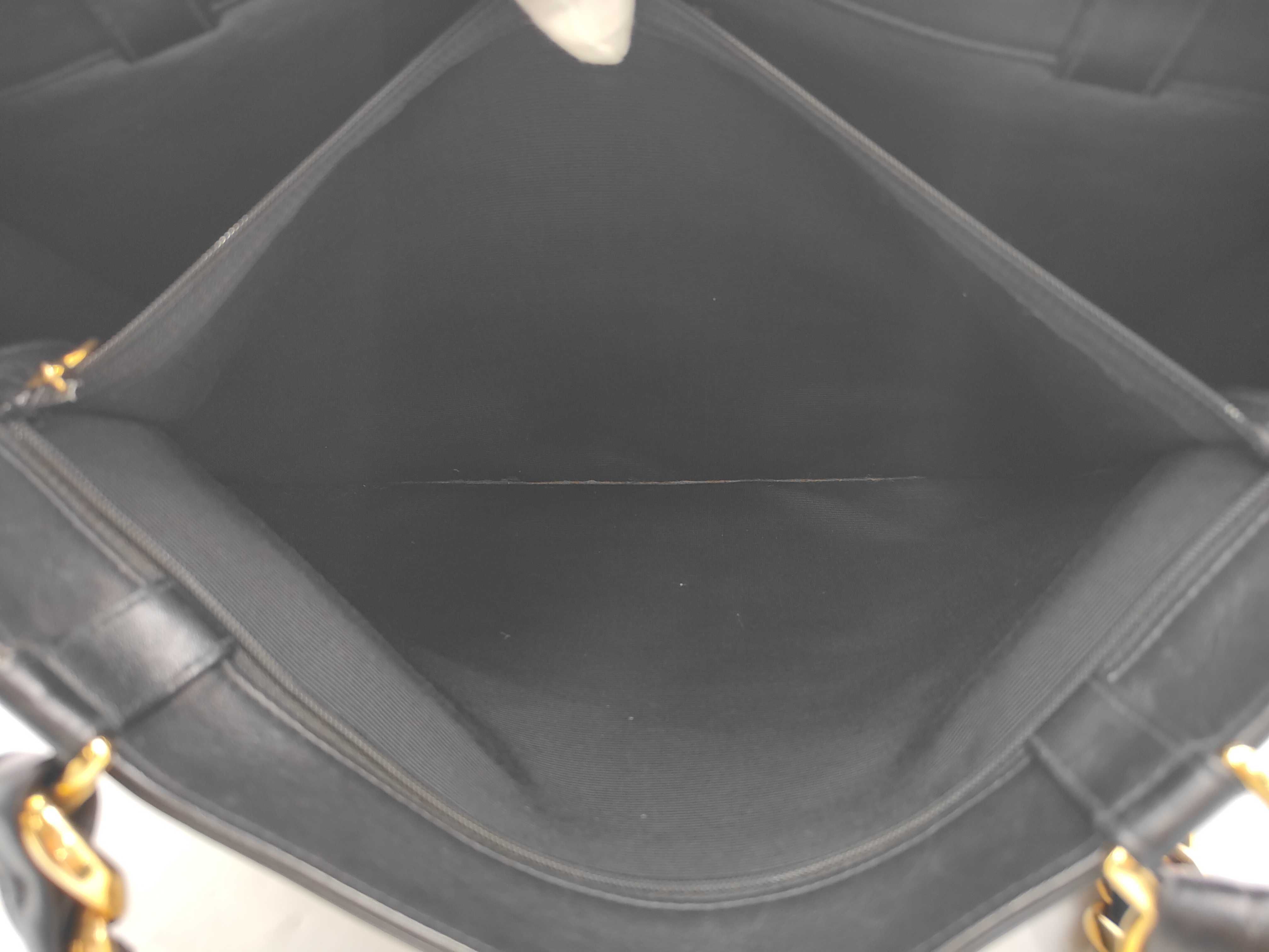 Chain Tote Leather Bag with Gold Hardware, Black, 3585292 (Tote Bag) — view 10