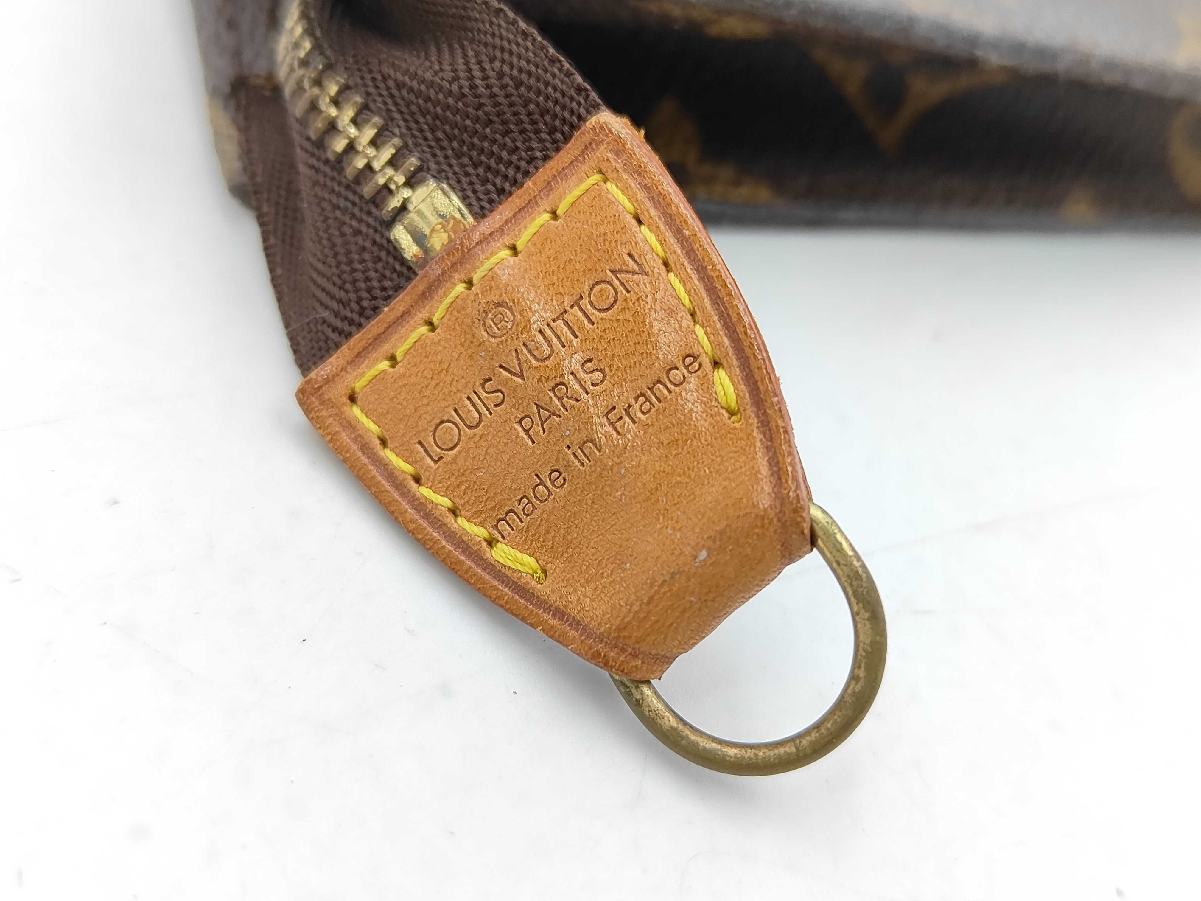 Monogram Louis Vuitton Monogram Bucket PM Attached Pouch AR0938 Pouch — view 11