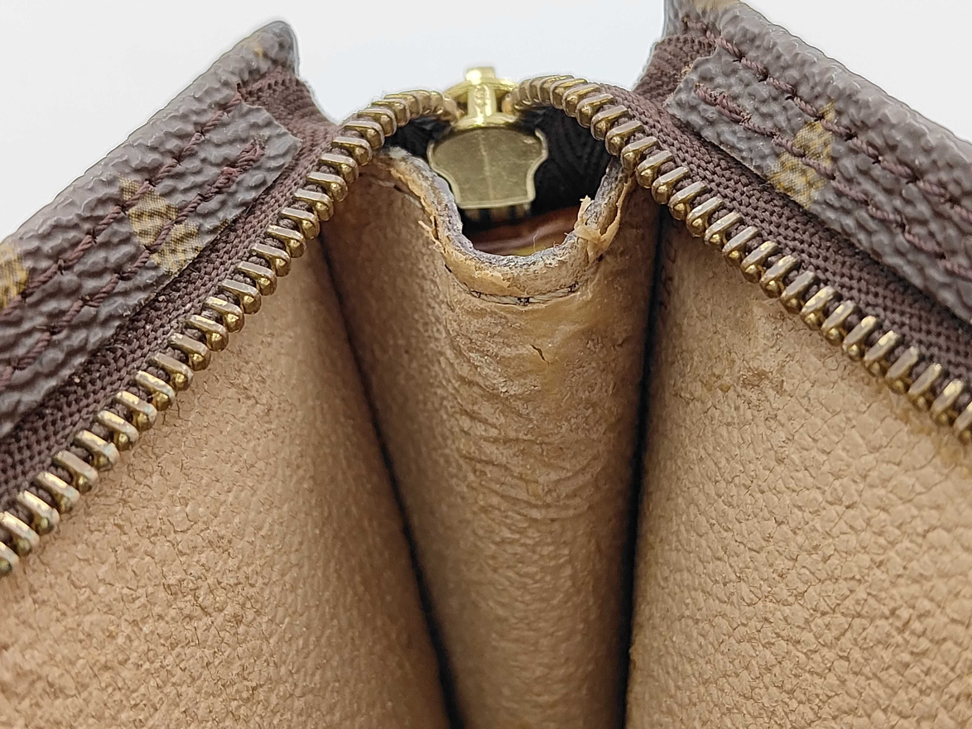Monogram Louis Vuitton Monogram Bucket PM Attached Pouch AR0938 Pouch — view 13