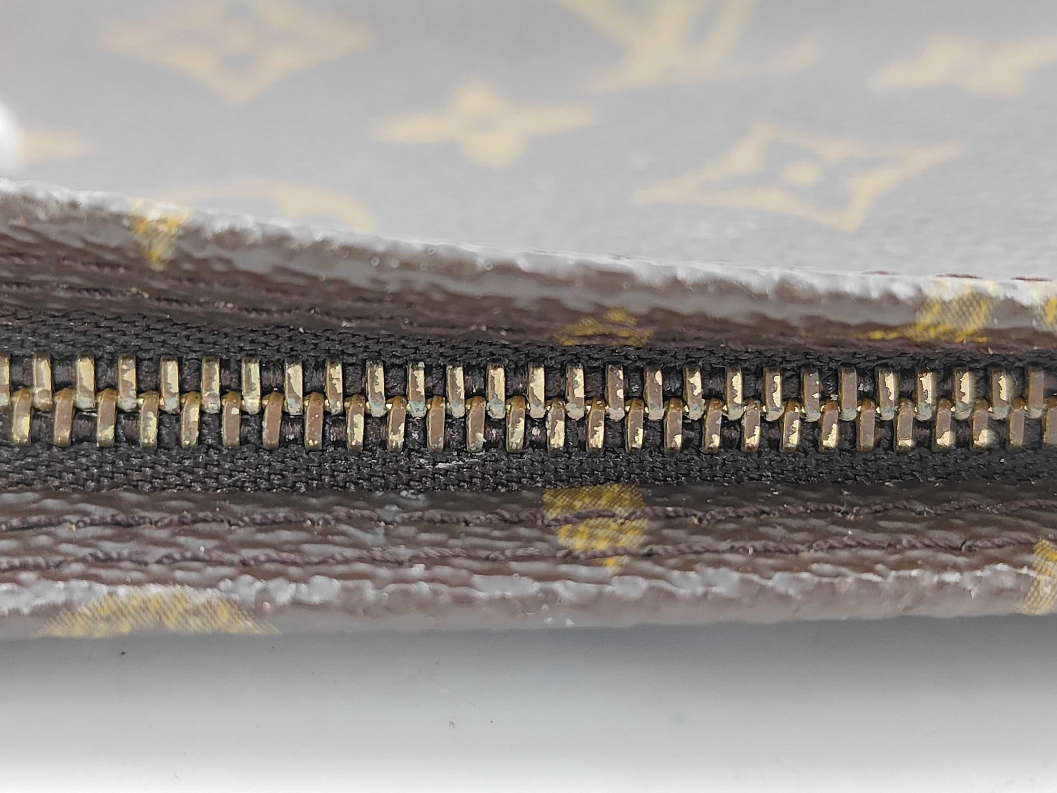 Monogram Louis Vuitton Monogram Bucket PM Attached Pouch AR0938 Pouch — view 9