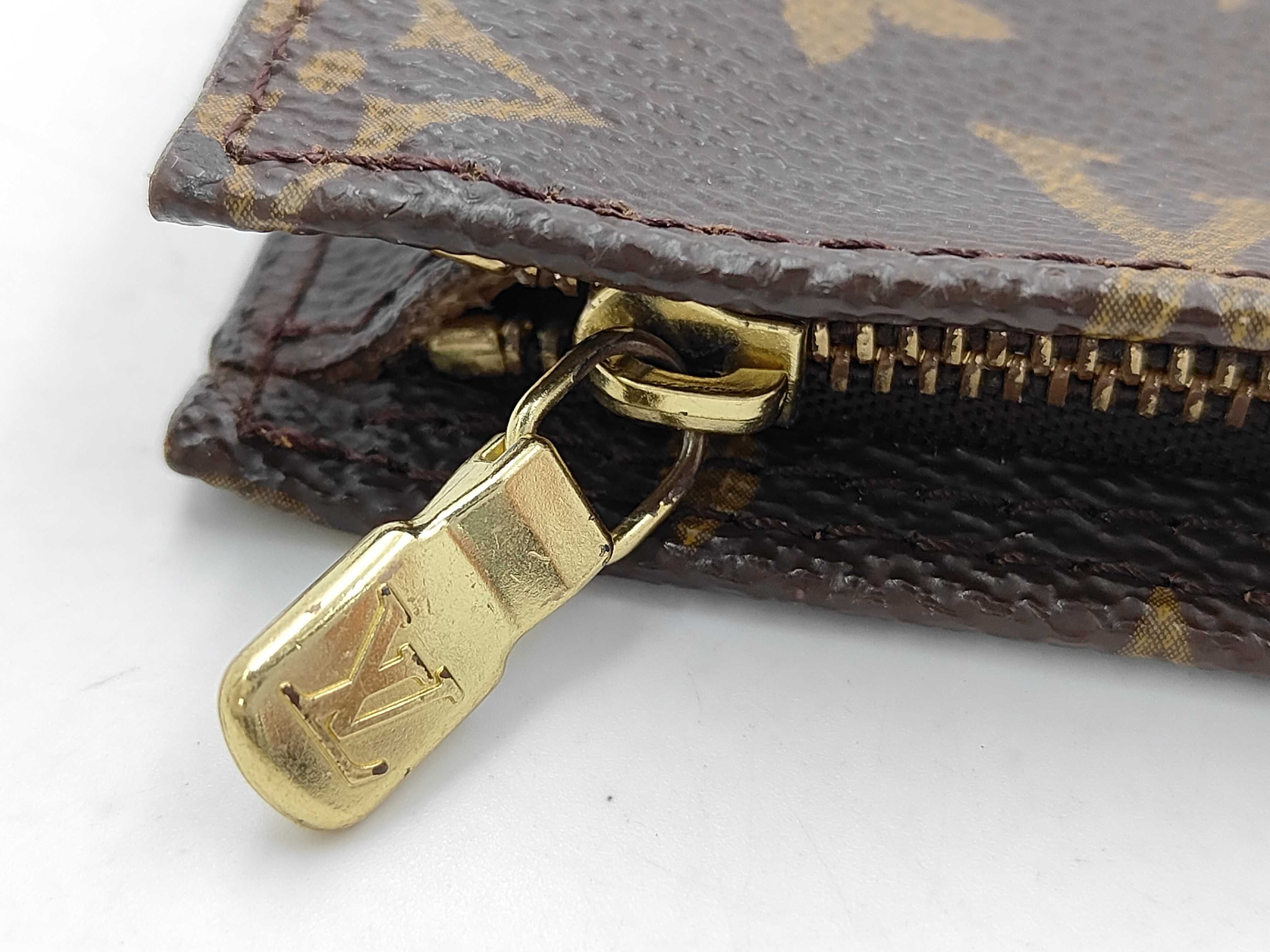Monogram Louis Vuitton Monogram Bucket PM Attached Pouch AR0938 Pouch — view 10