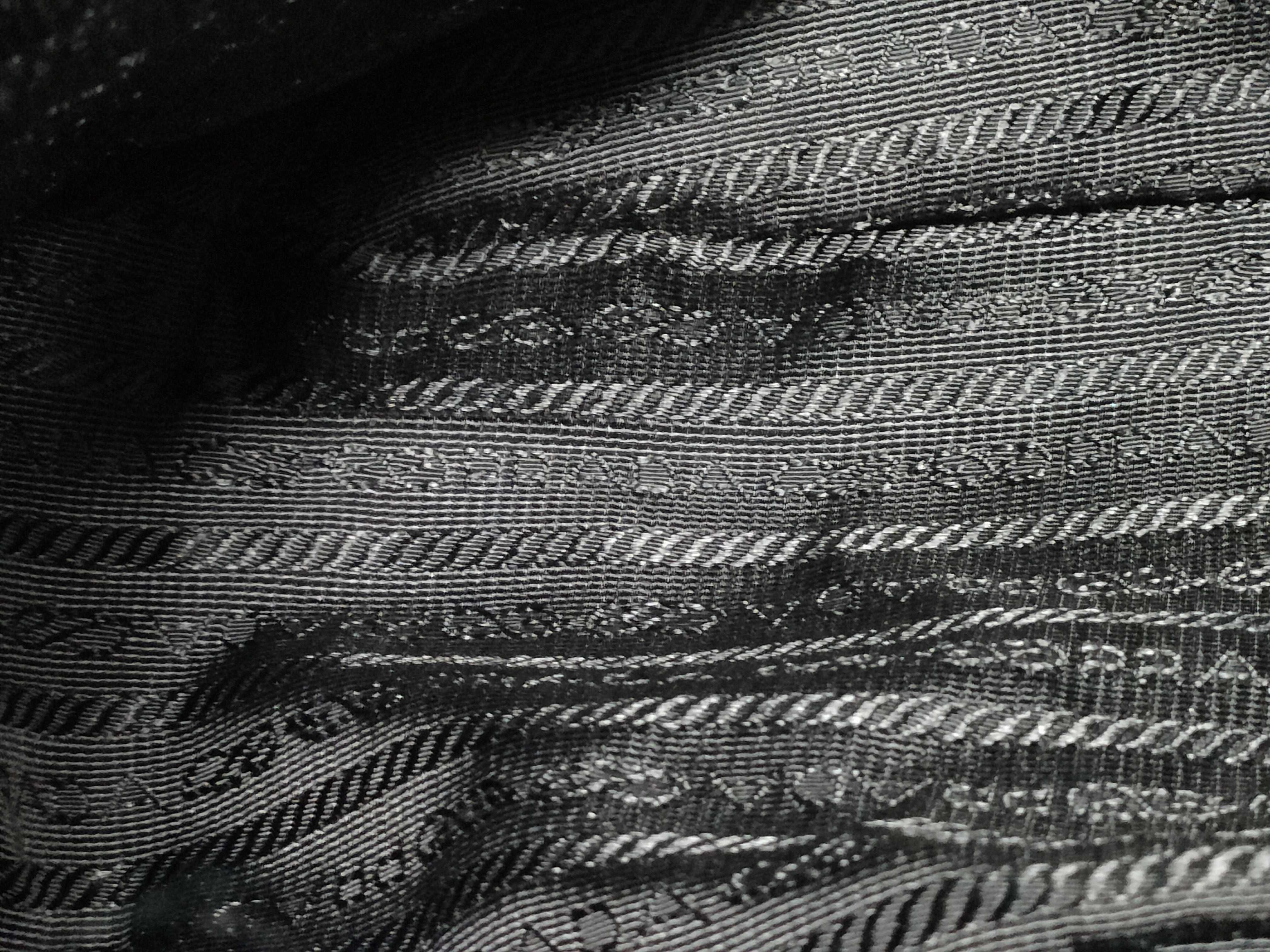 One-Shoulder Bag / Vitello Daino / Black — view 12
