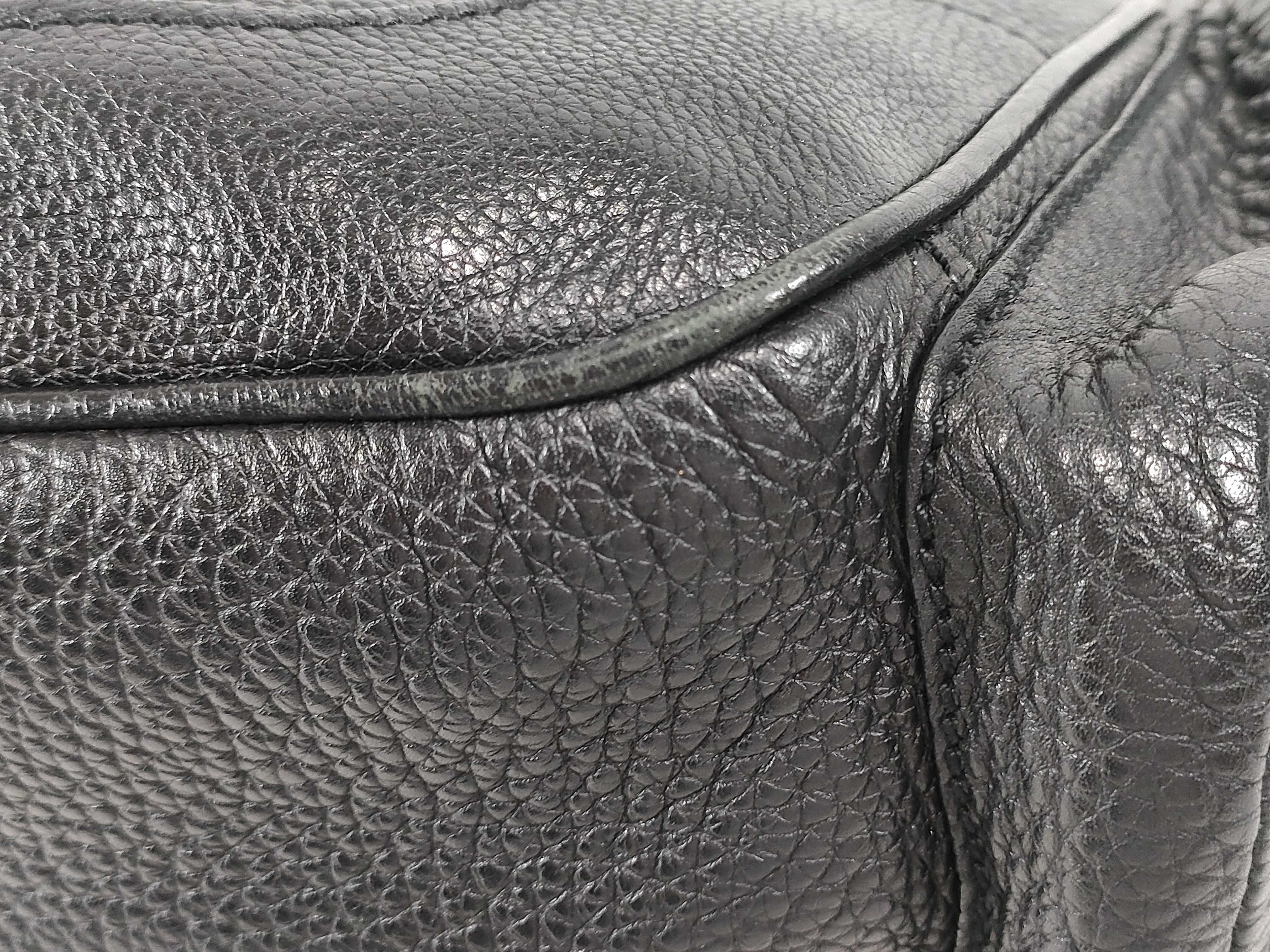 One-Shoulder Bag / Vitello Daino / Black — view 6
