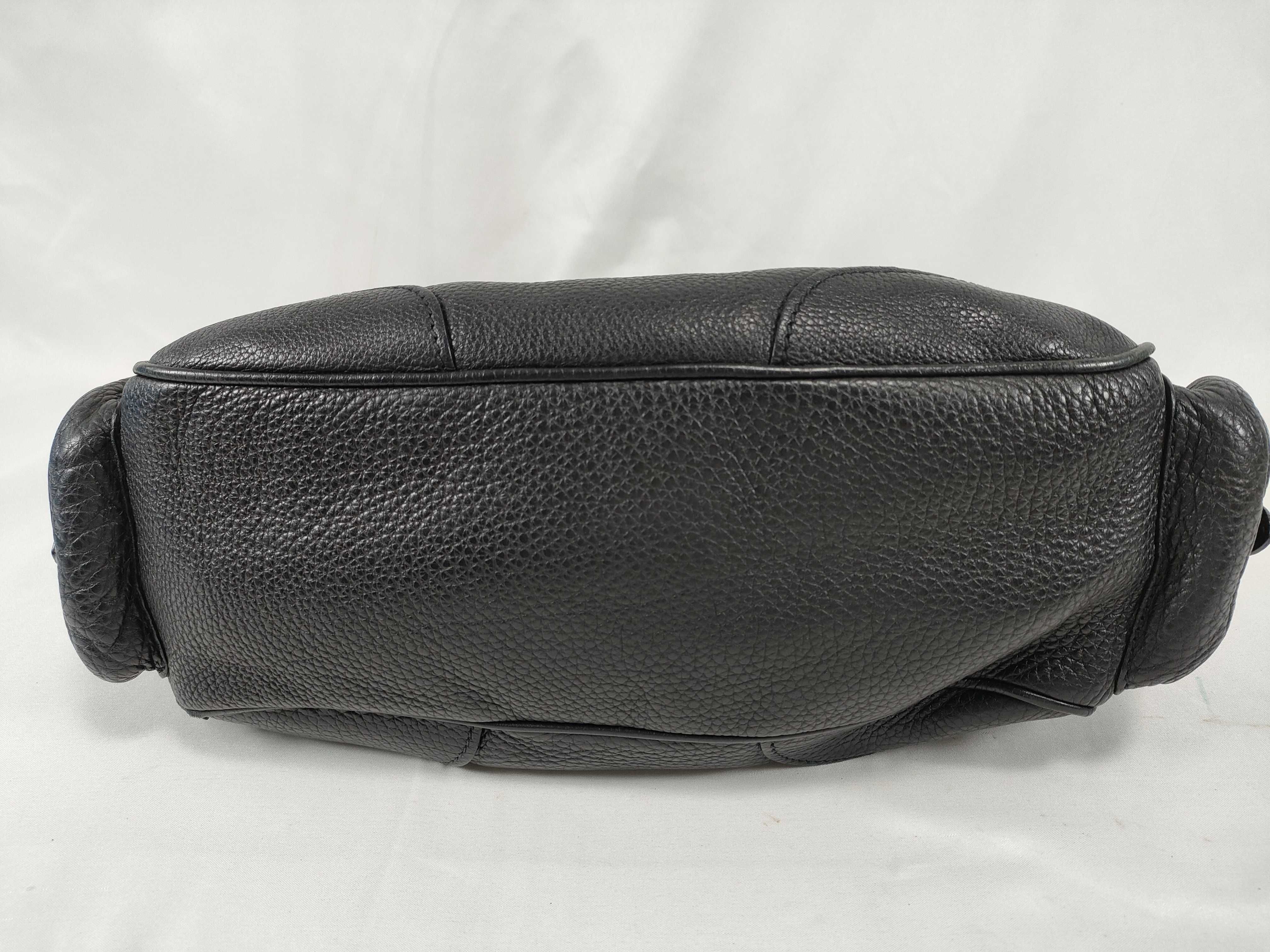 One-Shoulder Bag / Vitello Daino / Black — view 7