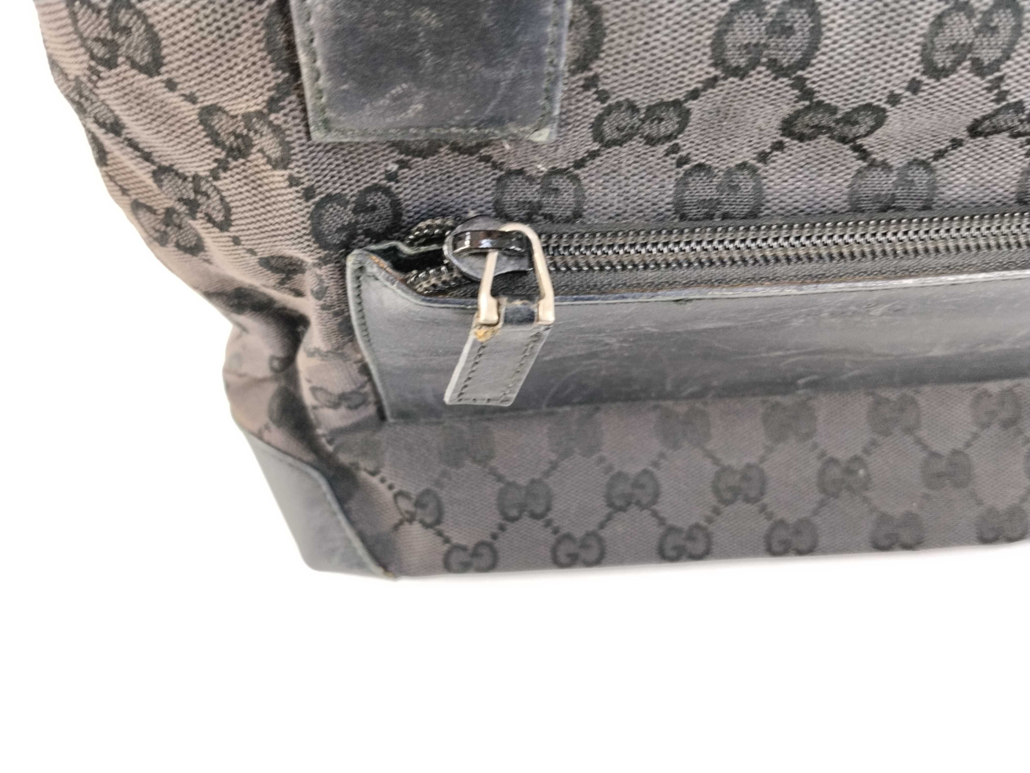 GG Canvas Gucci Tote Bag — view 9
