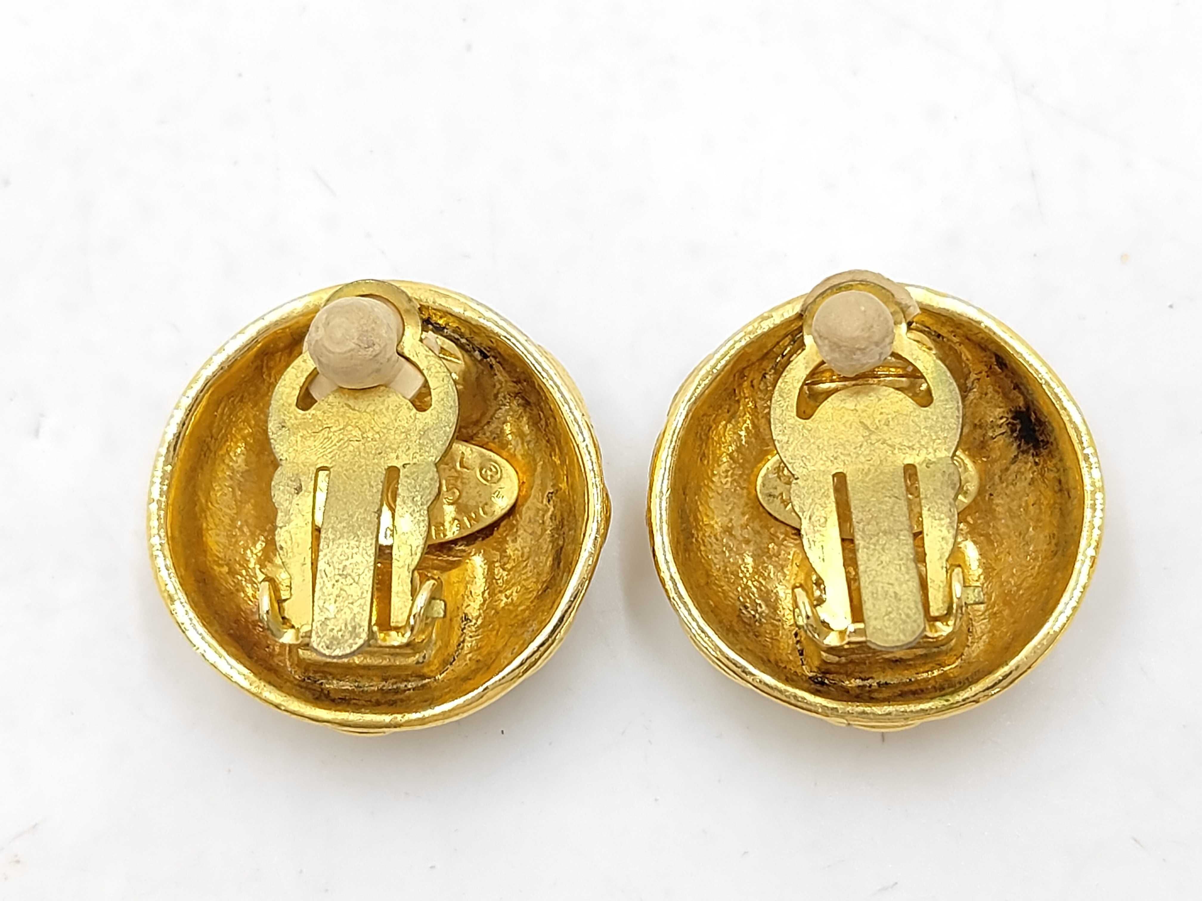 Matelassé Round Clip Earrings with Coco Mark, Gold Earrings — view 2