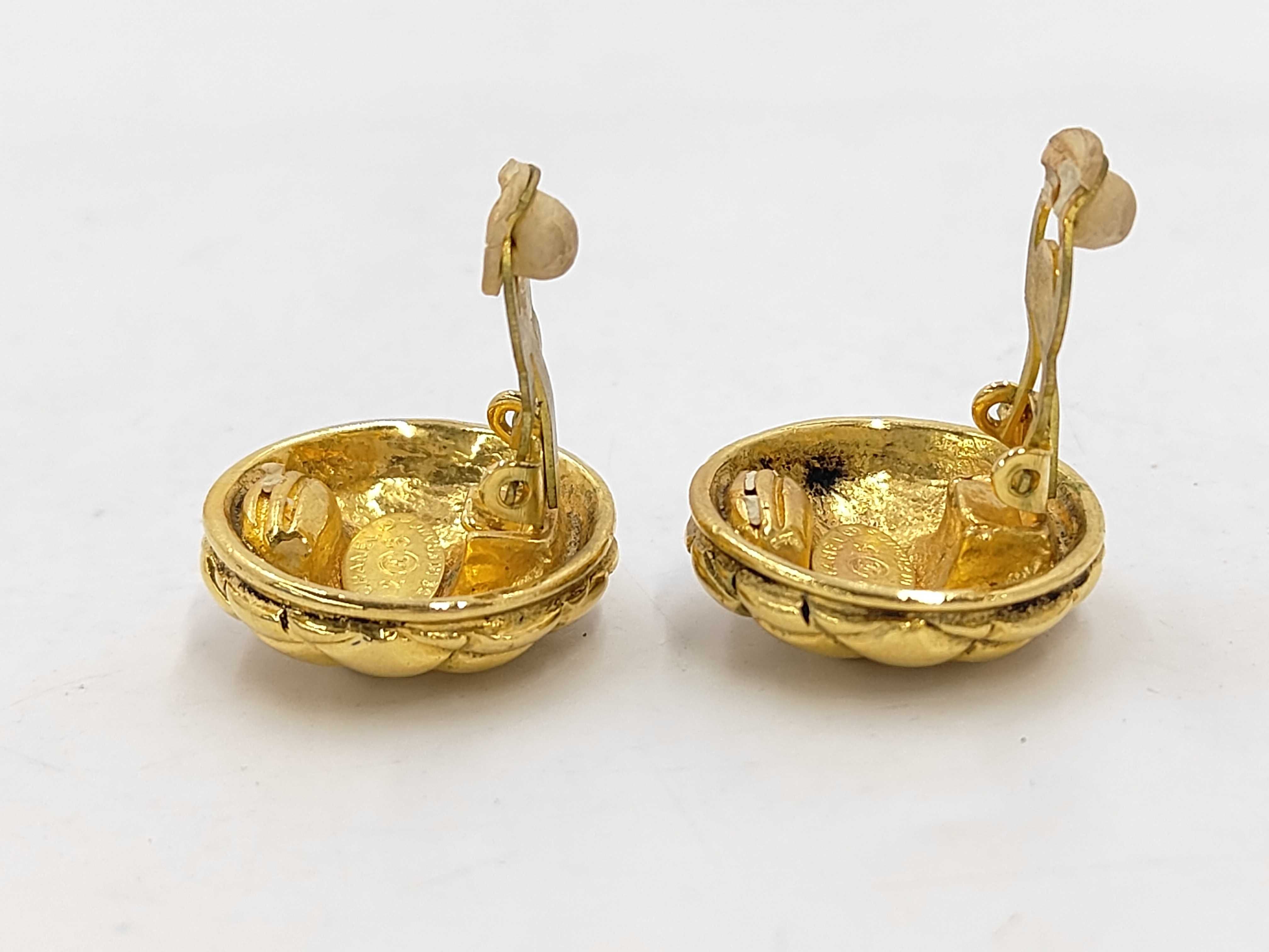 Matelassé Round Clip Earrings with Coco Mark, Gold Earrings — view 3