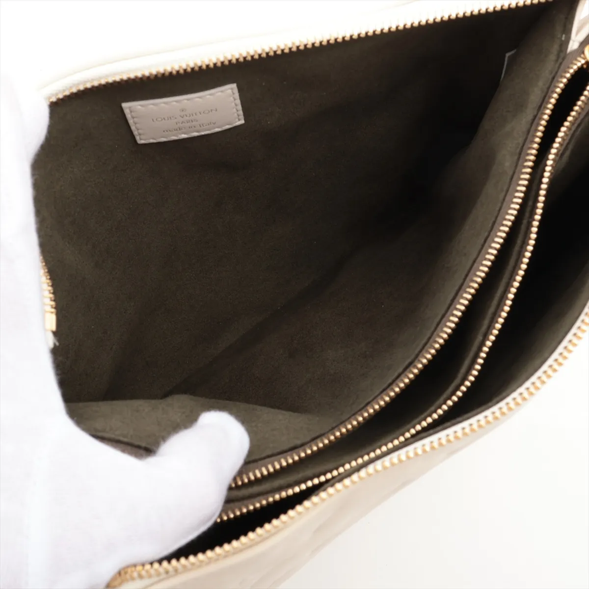Monogram Embossed Couchon PM M21262 PL0261 White (Strap not included) RFID responsive. — view 6