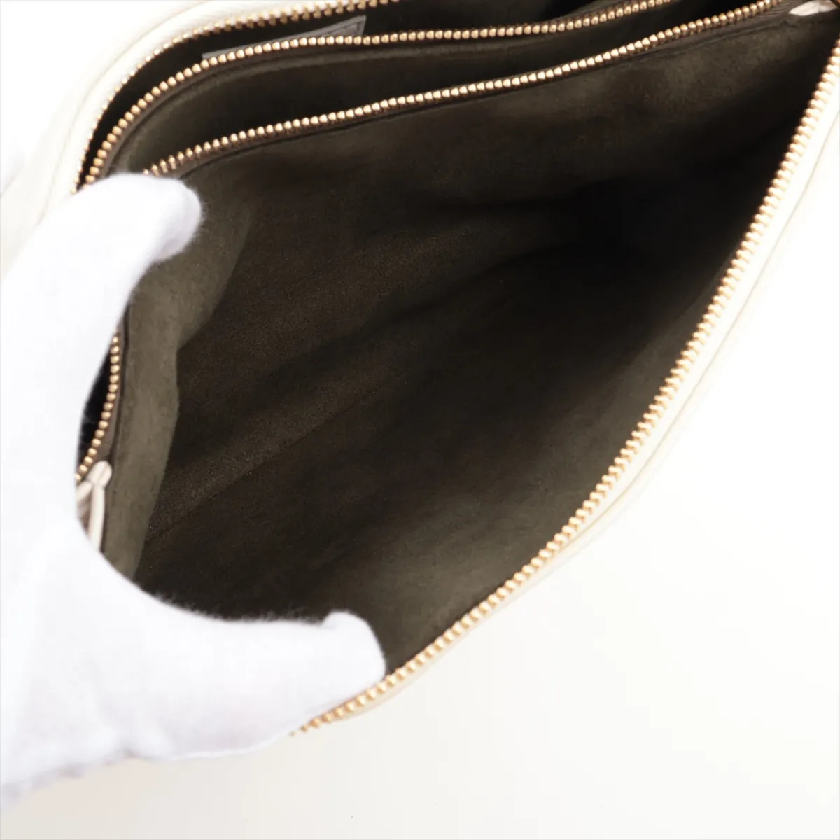 Monogram Embossed Couchon PM M21262 PL0261 White (Strap not included) RFID responsive. — view 8