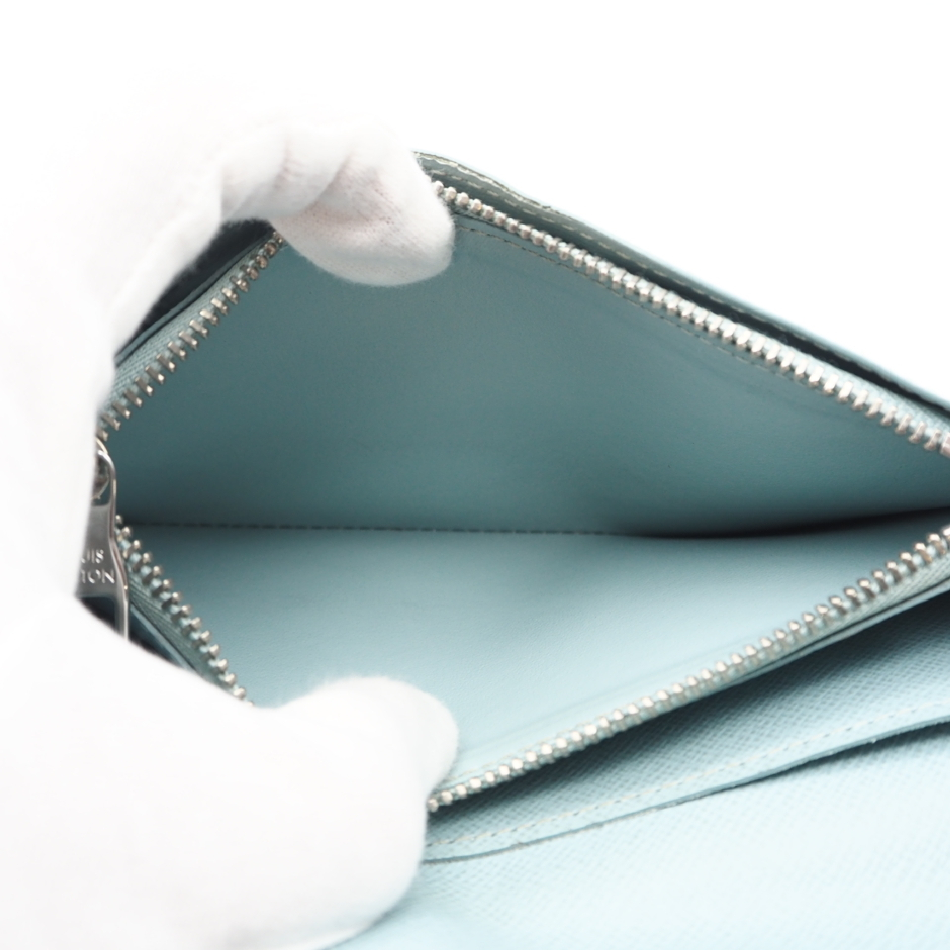 M82306 Aqua Garden Portefeuille Brazza Wallet with dust bag and box — view 5