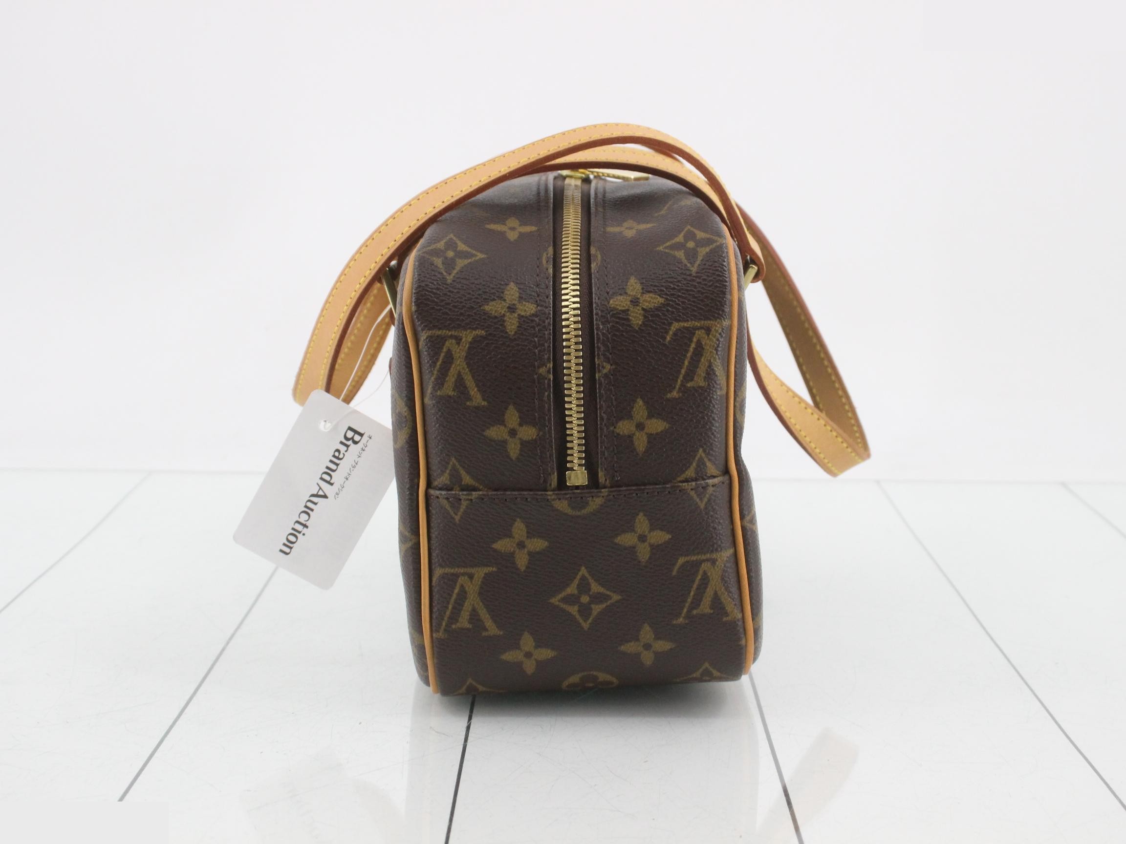 LV M51182 Monogram Cite MM Shoulder Bag — view 3