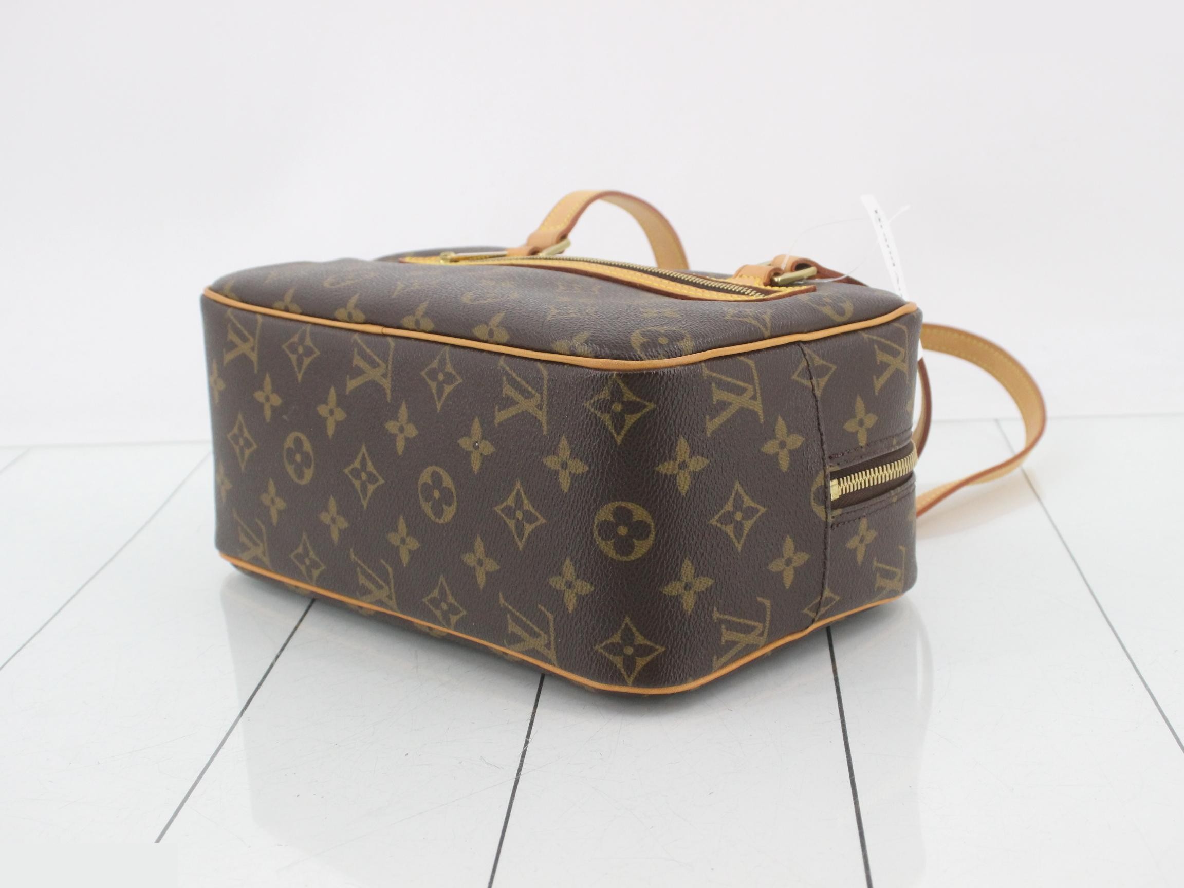 LV M51182 Monogram Cite MM Shoulder Bag — view 6
